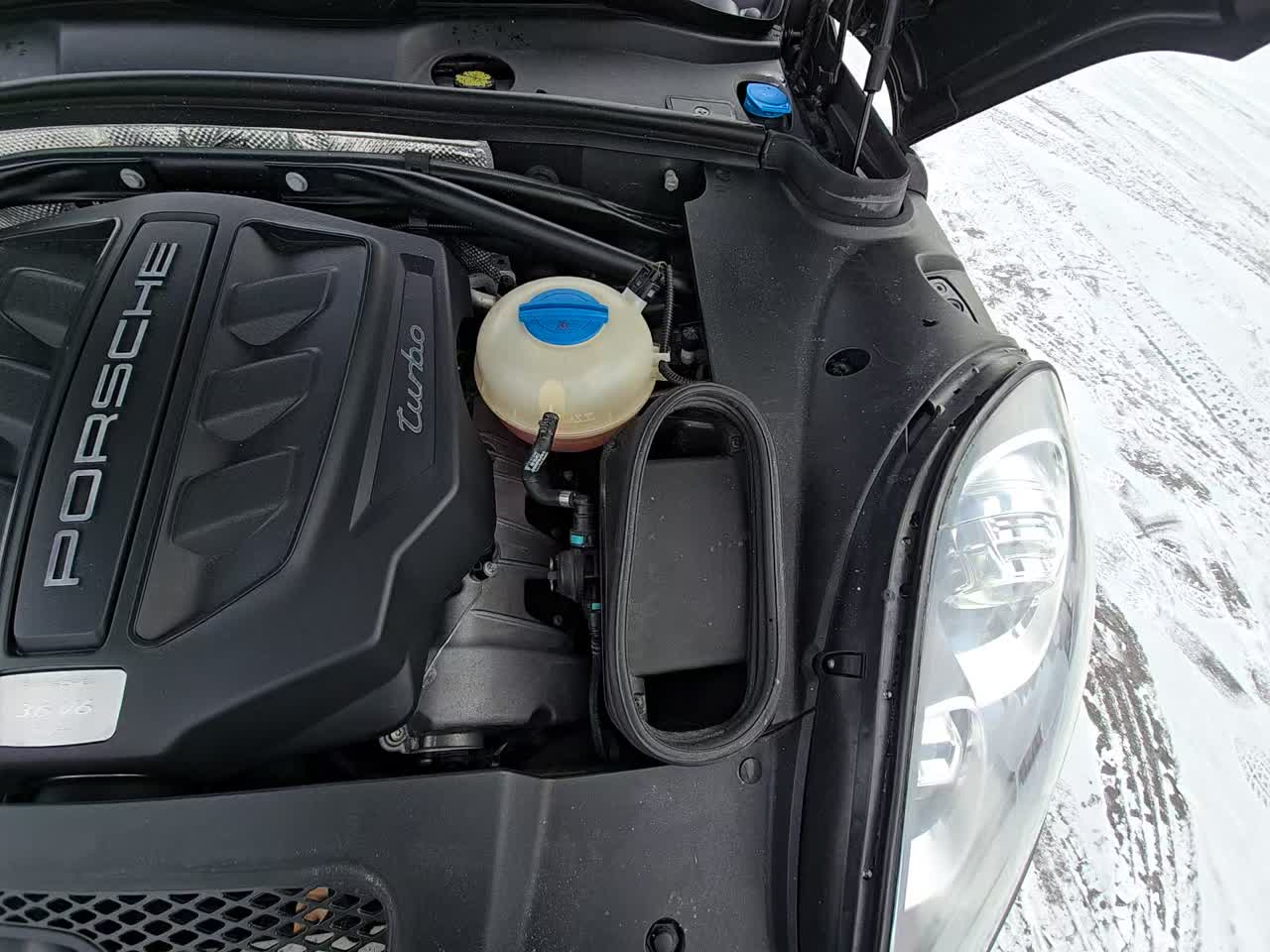 2016 Porsche Macan Turbo AWD