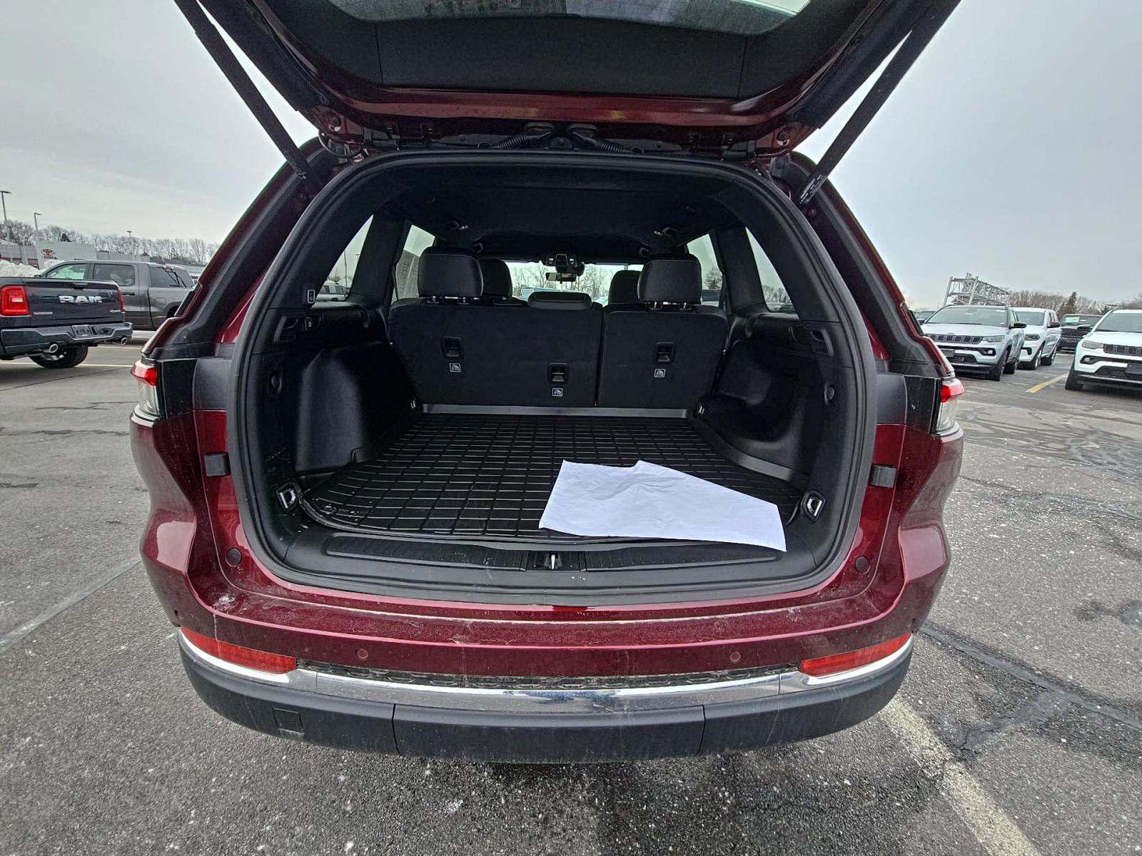 2025 Jeep Grand Cherokee Limited AWD