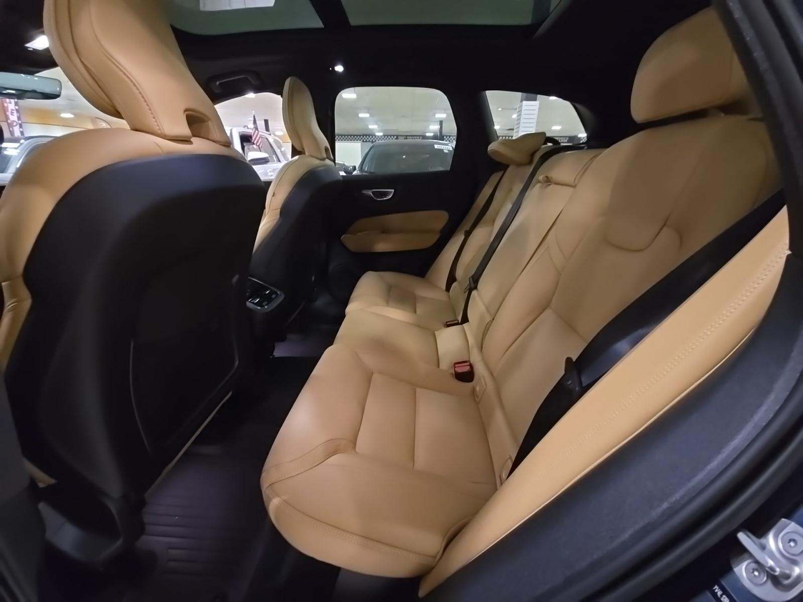 2022 Volvo XC60 B5 Inscription AWD