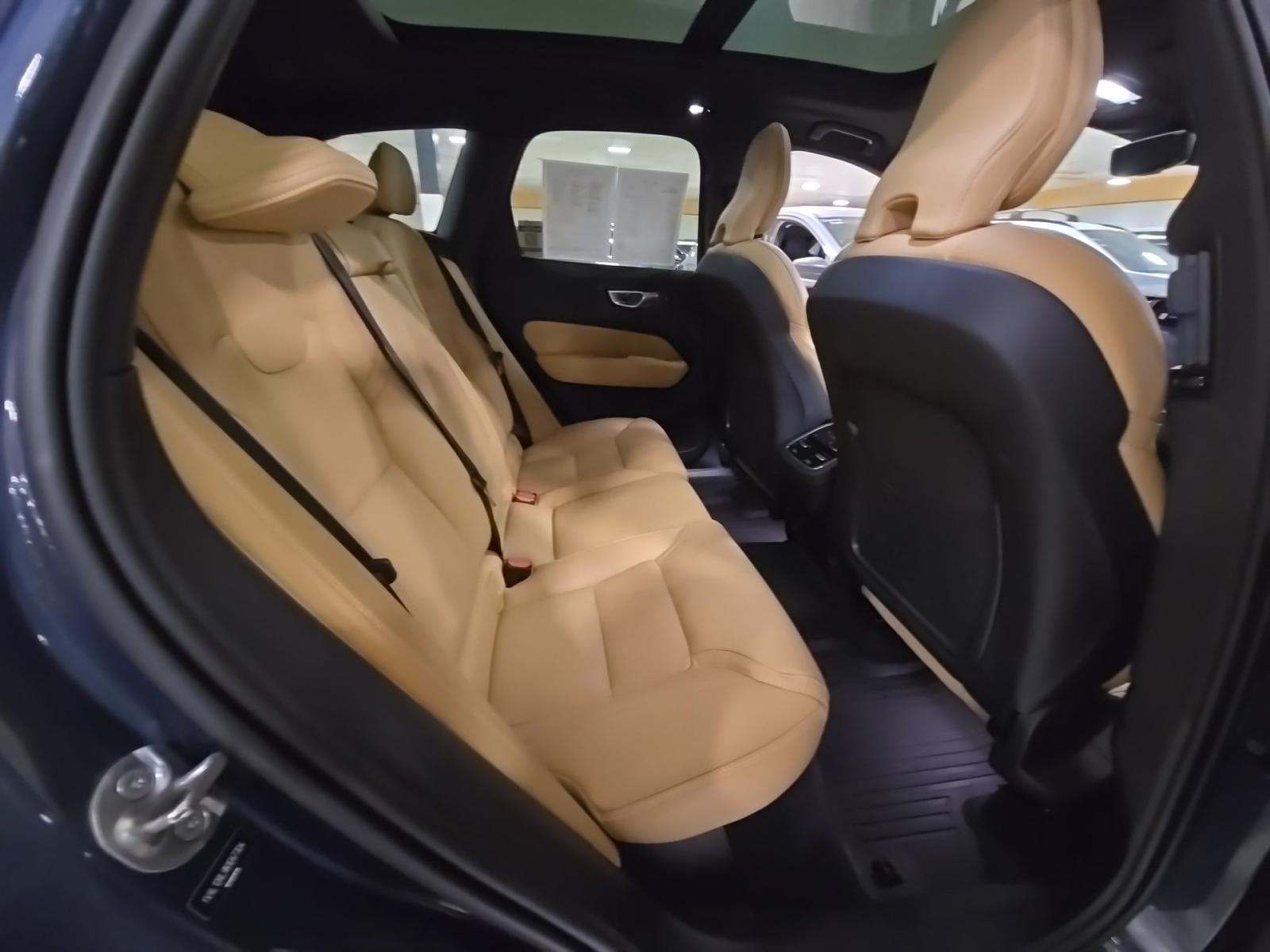 2022 Volvo XC60 B5 Inscription AWD