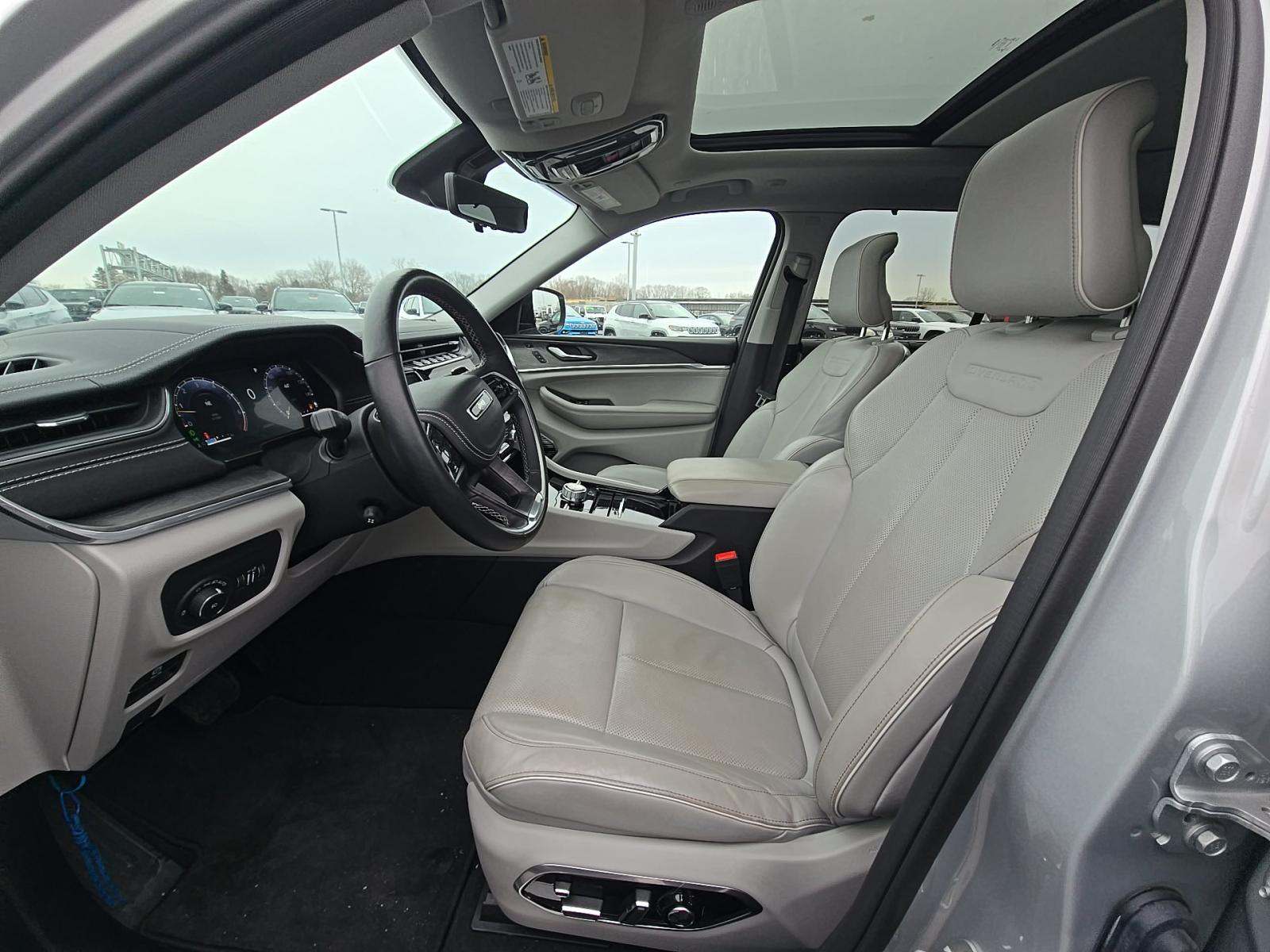 2022 Jeep Grand Cherokee Overland AWD