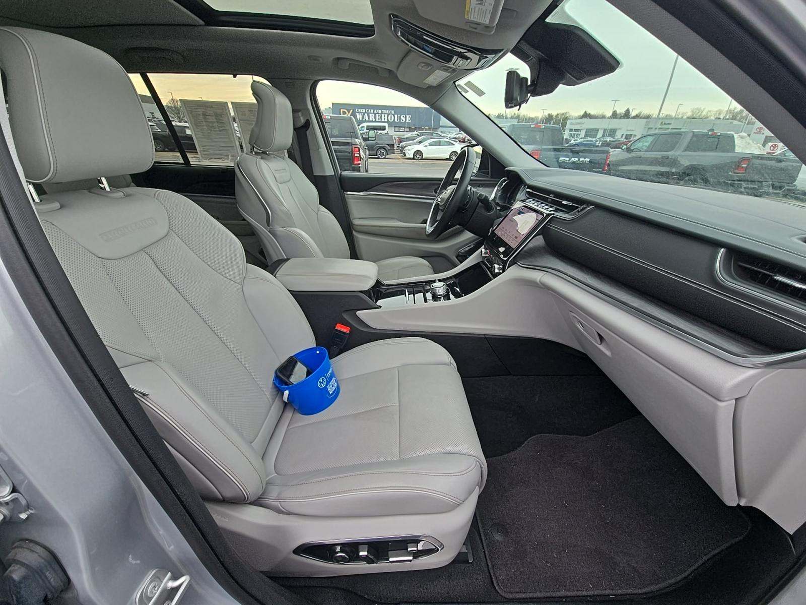 2022 Jeep Grand Cherokee Overland AWD