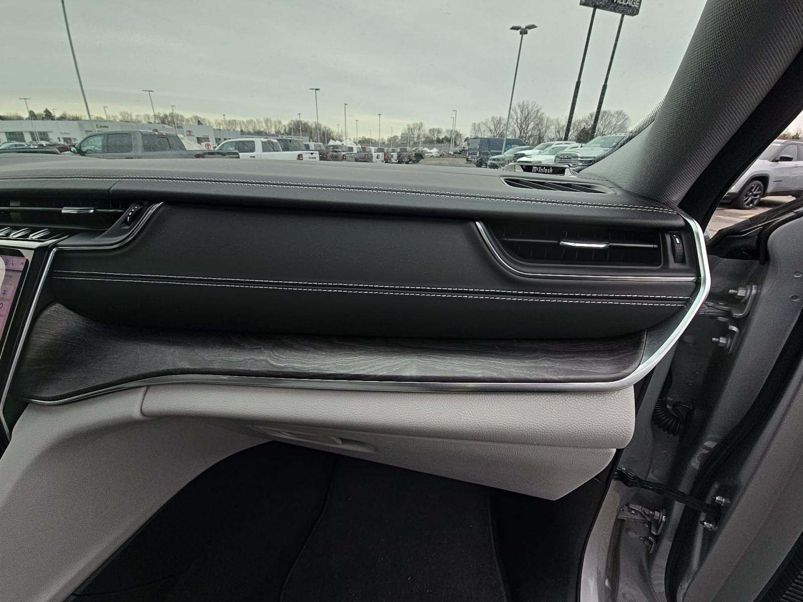 2022 Jeep Grand Cherokee Overland AWD