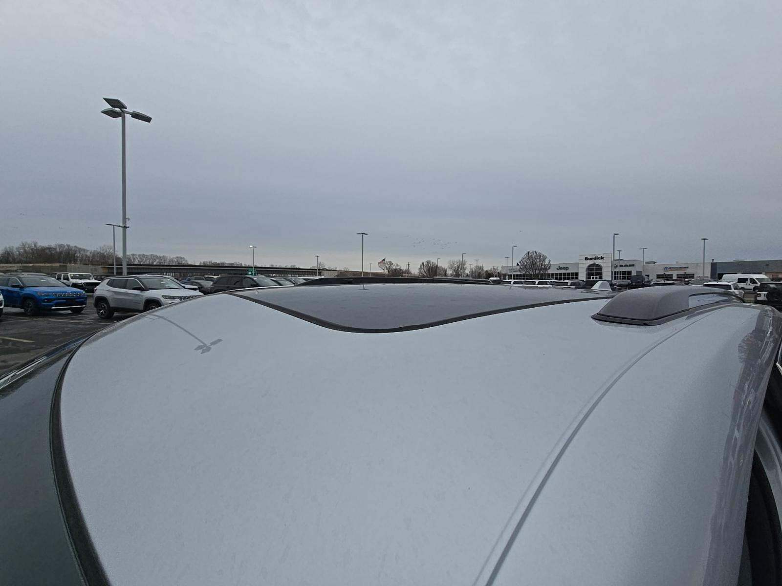 2022 Jeep Grand Cherokee Overland AWD