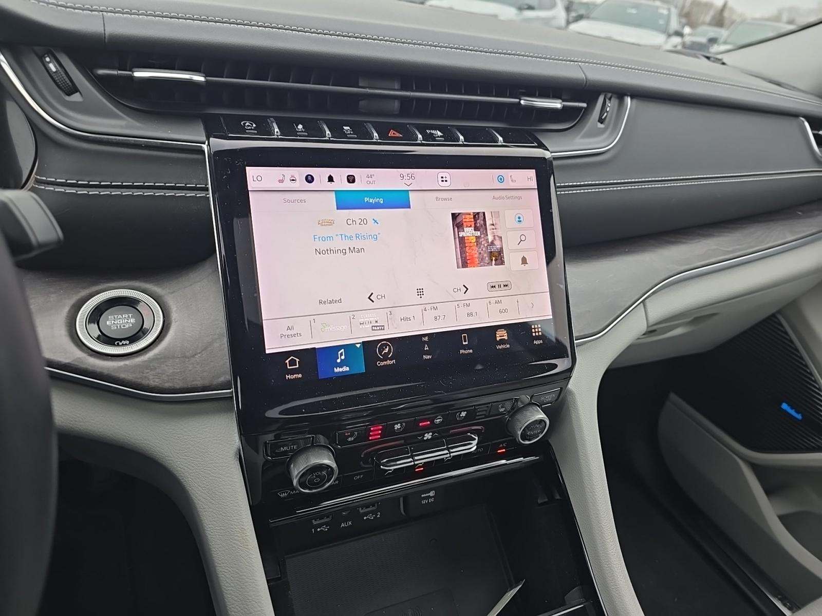 2022 Jeep Grand Cherokee Overland AWD