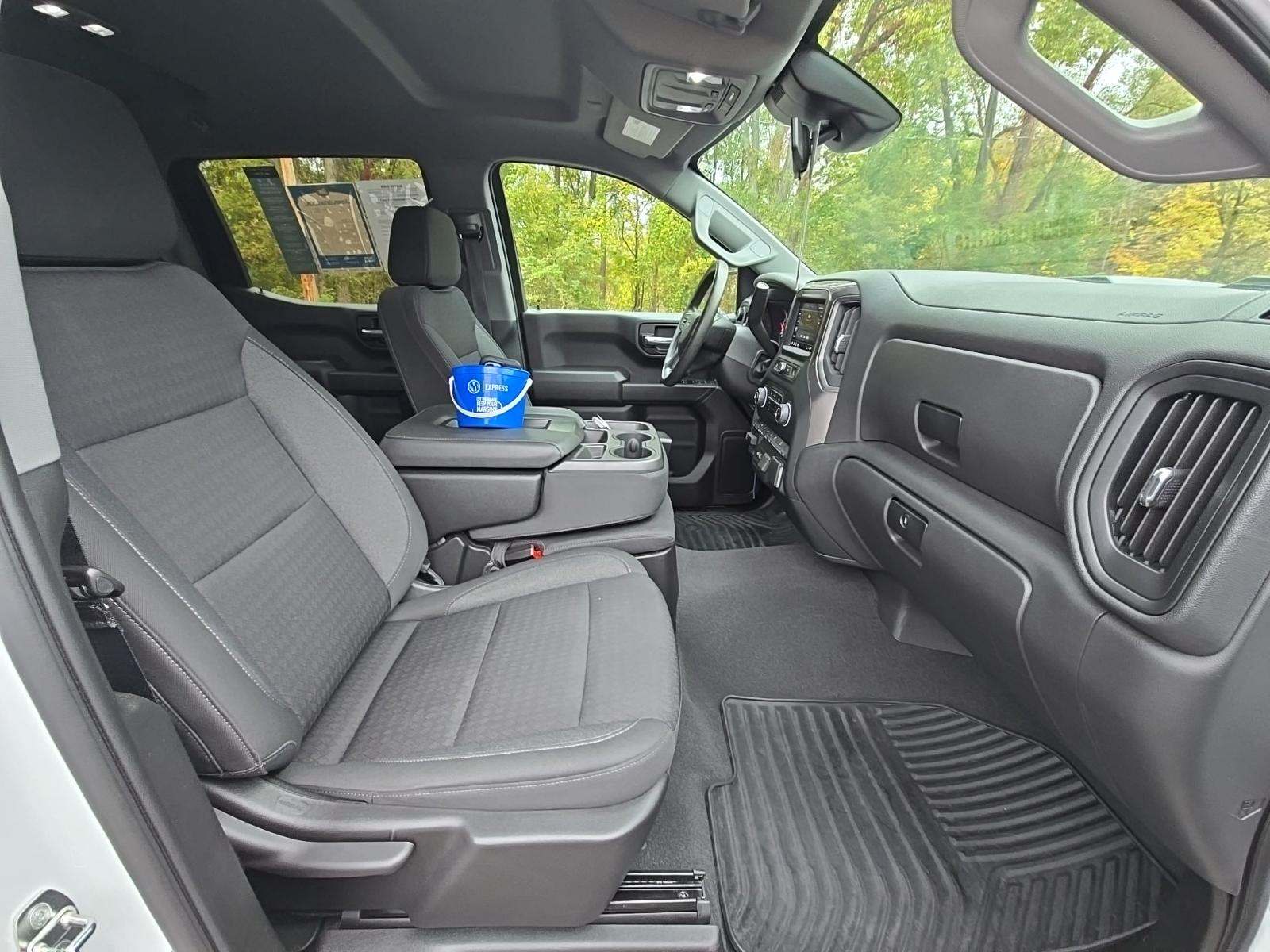 2023 Chevrolet Silverado 1500 Custom Trail Boss AWD