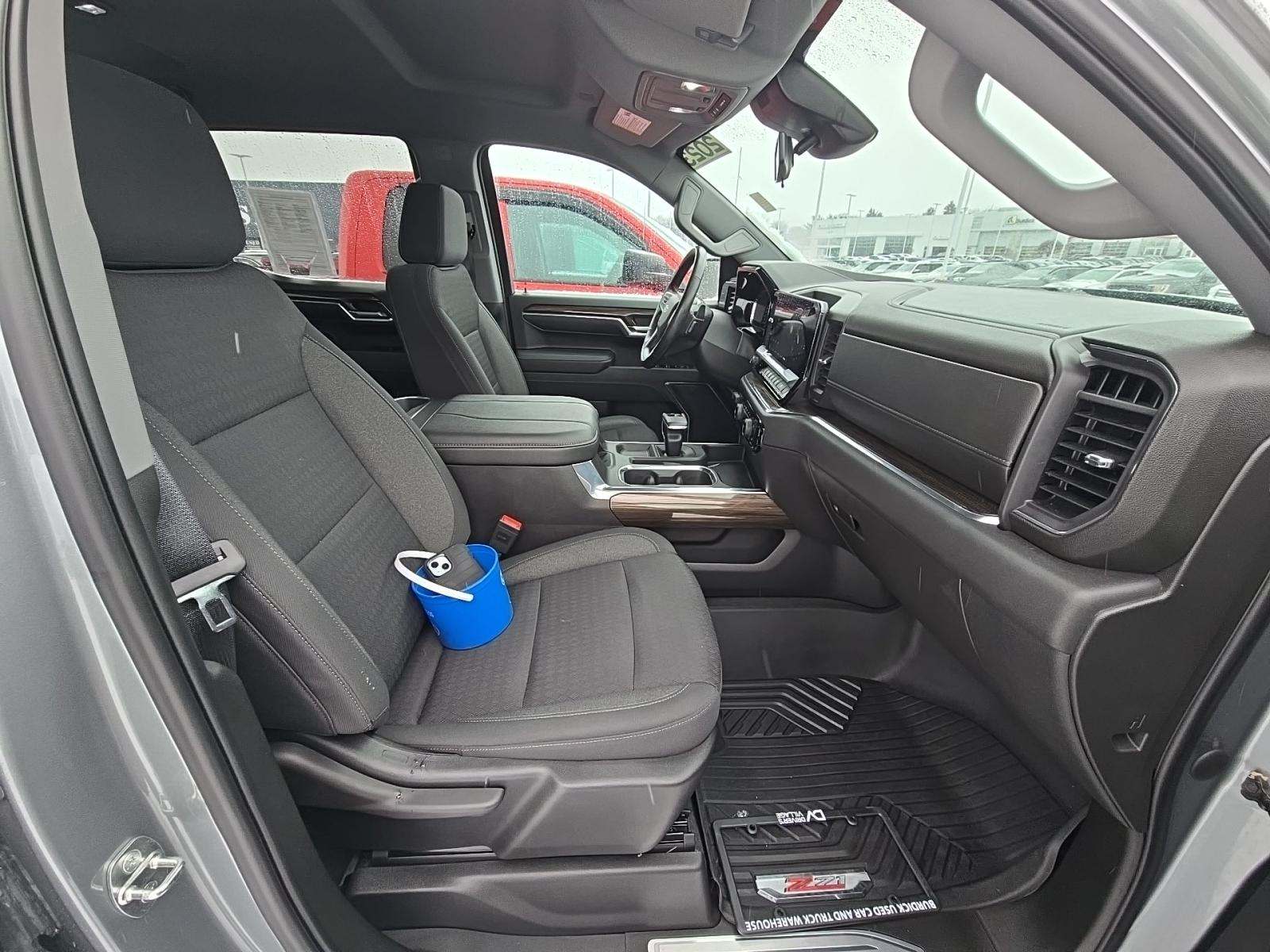 2023 Chevrolet Silverado 1500 RST AWD