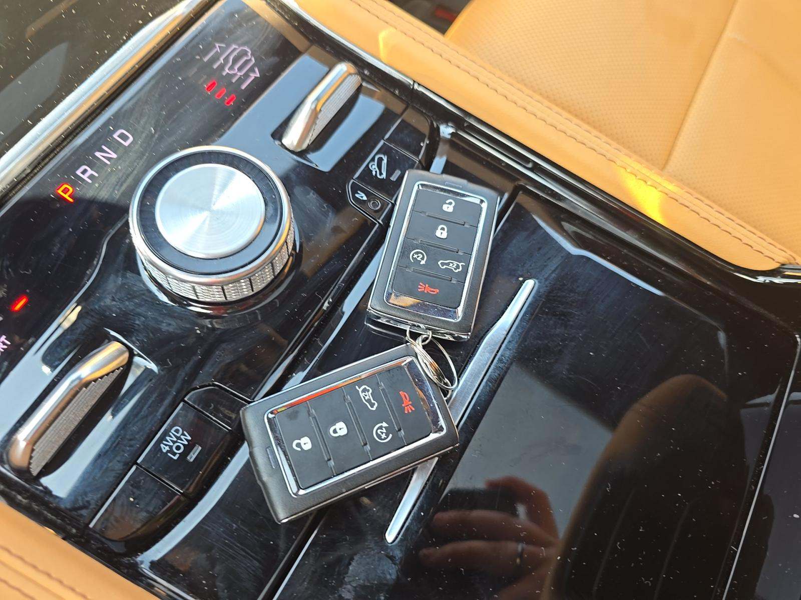 JEEP 4XE SUMMIT RESERVE - 8