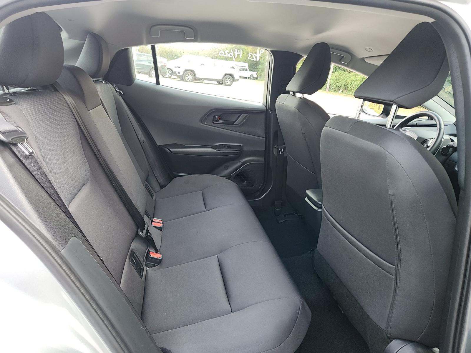 2025 Toyota Prius LE FWD