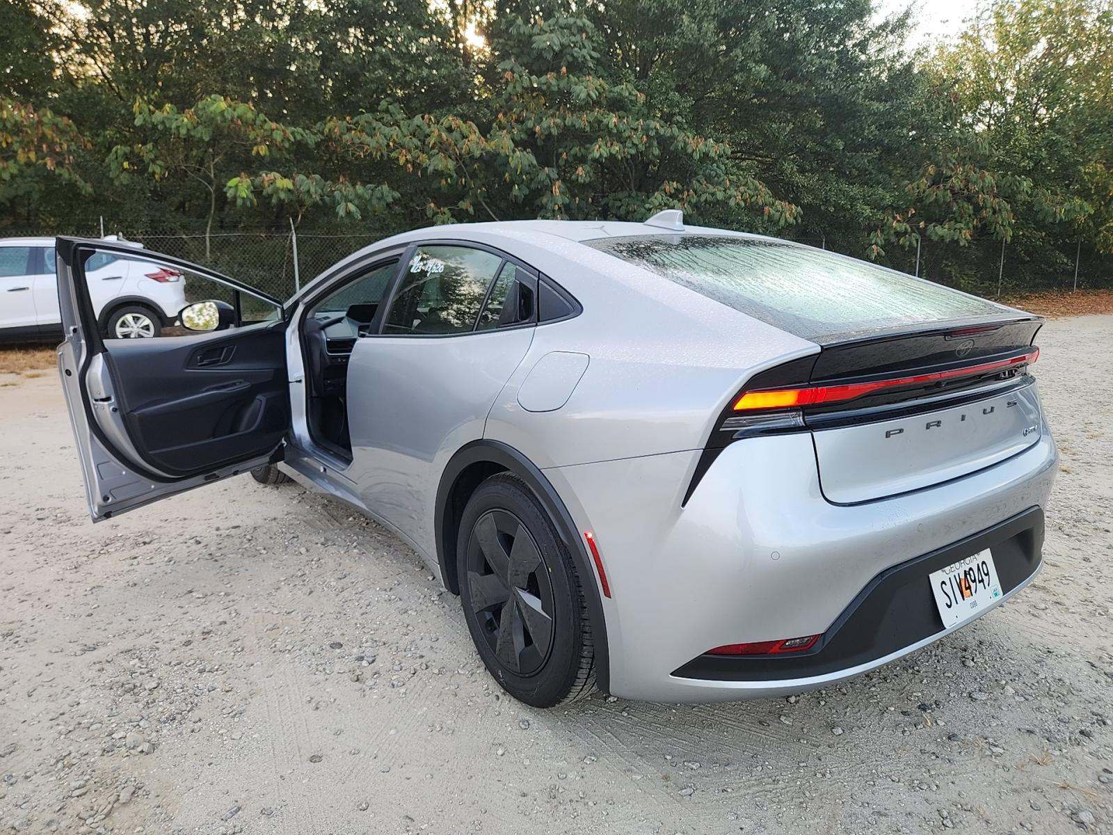 2025 Toyota Prius LE FWD