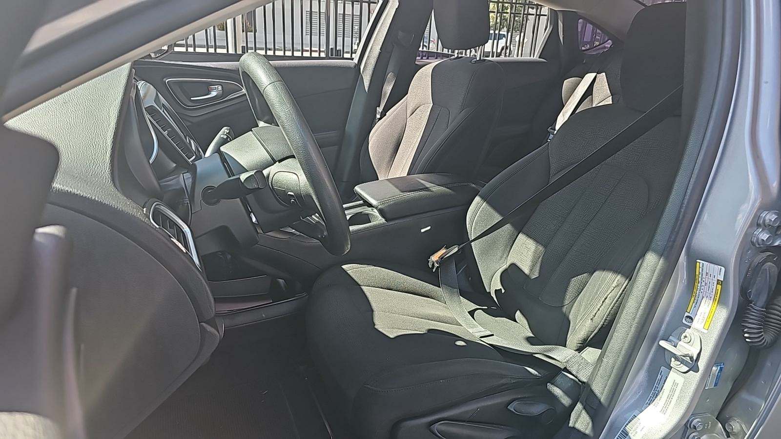 2015 Chrysler 200 LX FWD