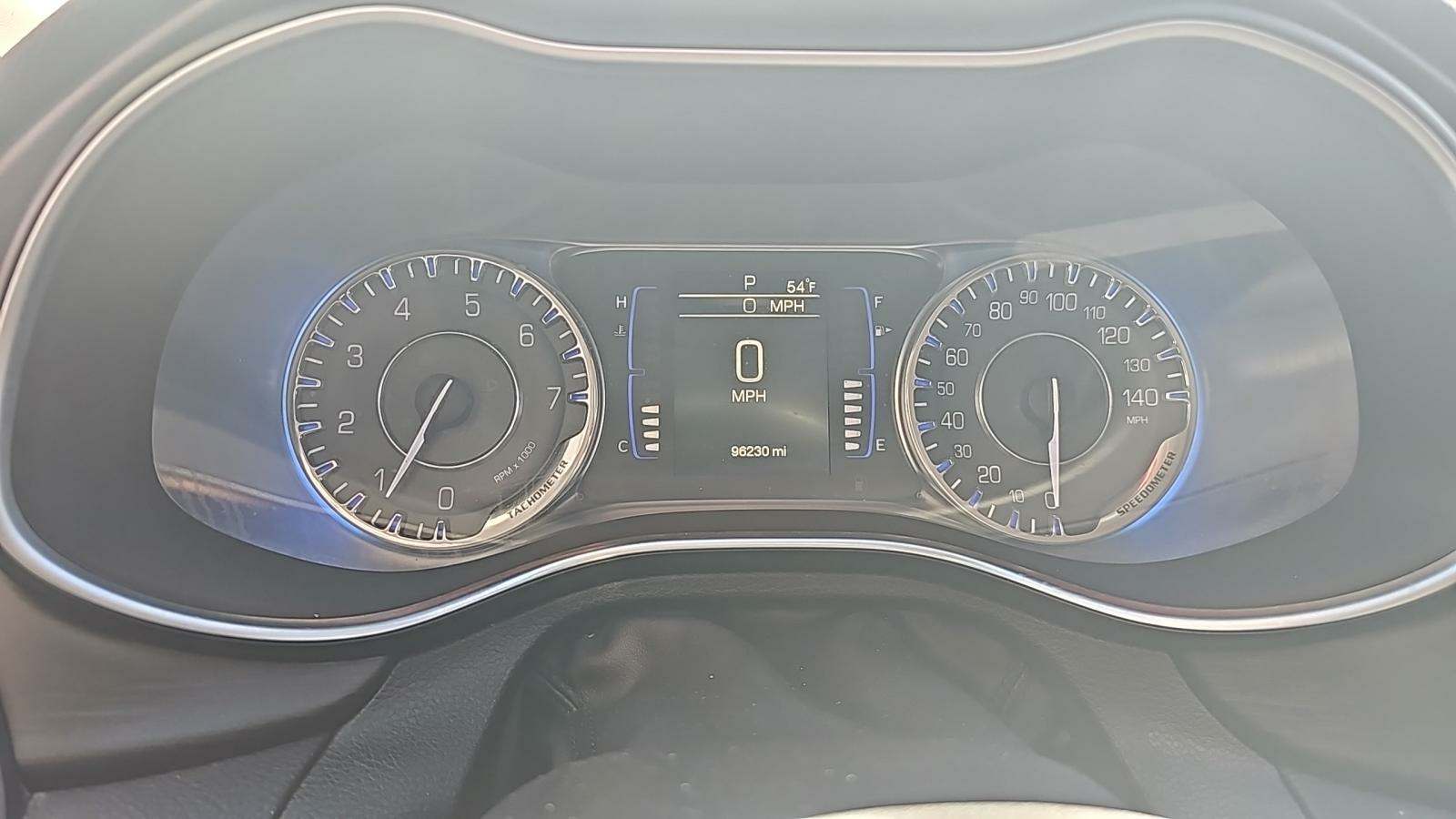 2015 Chrysler 200 LX FWD