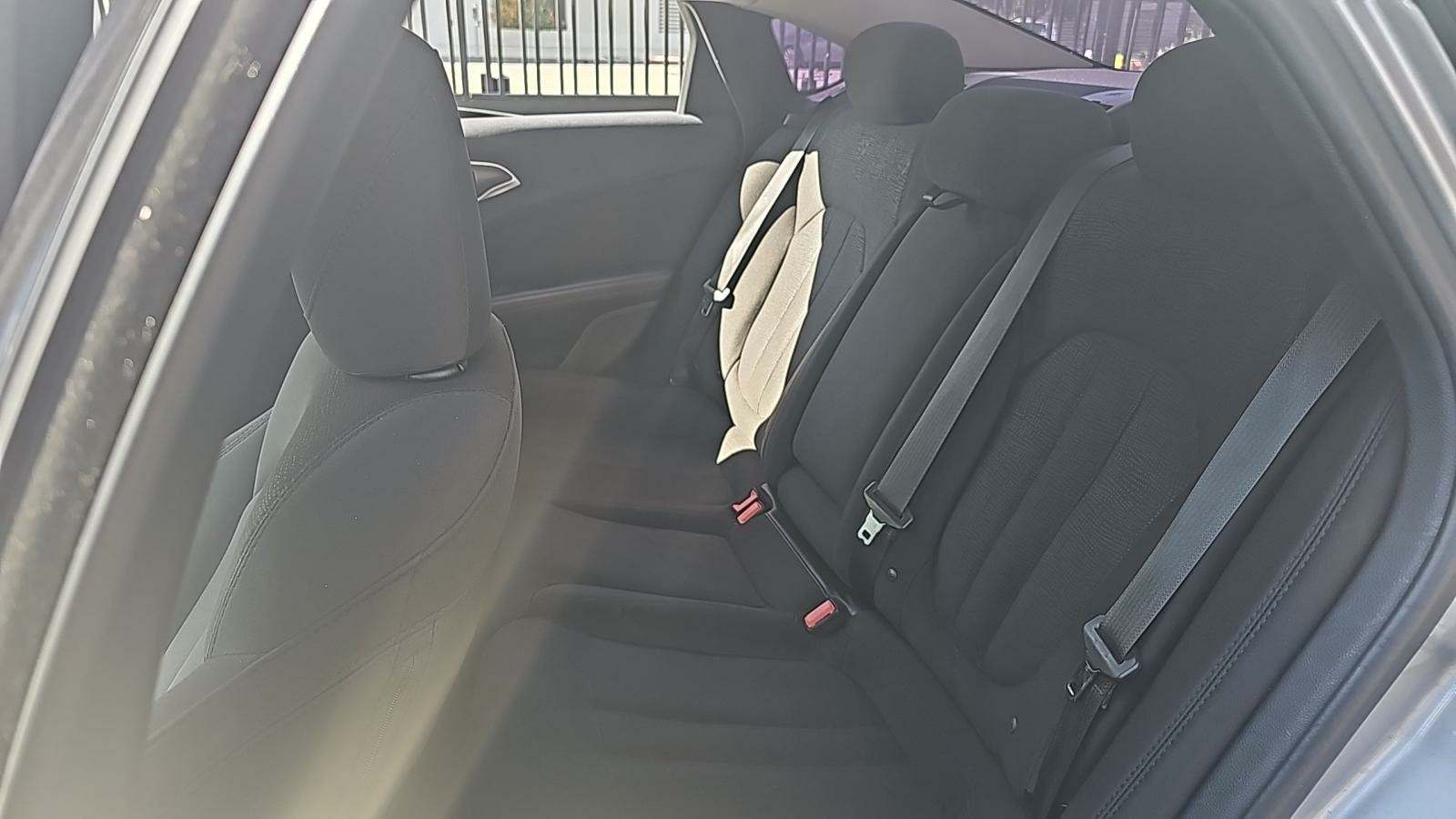 2015 Chrysler 200 LX FWD