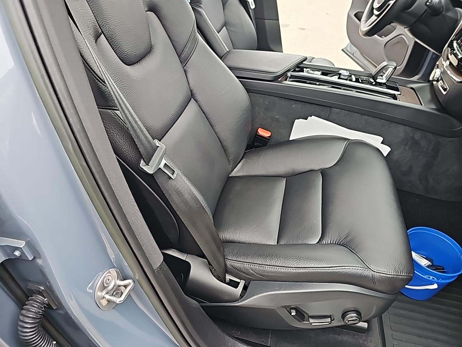 2023 Volvo XC60 B5 Plus AWD