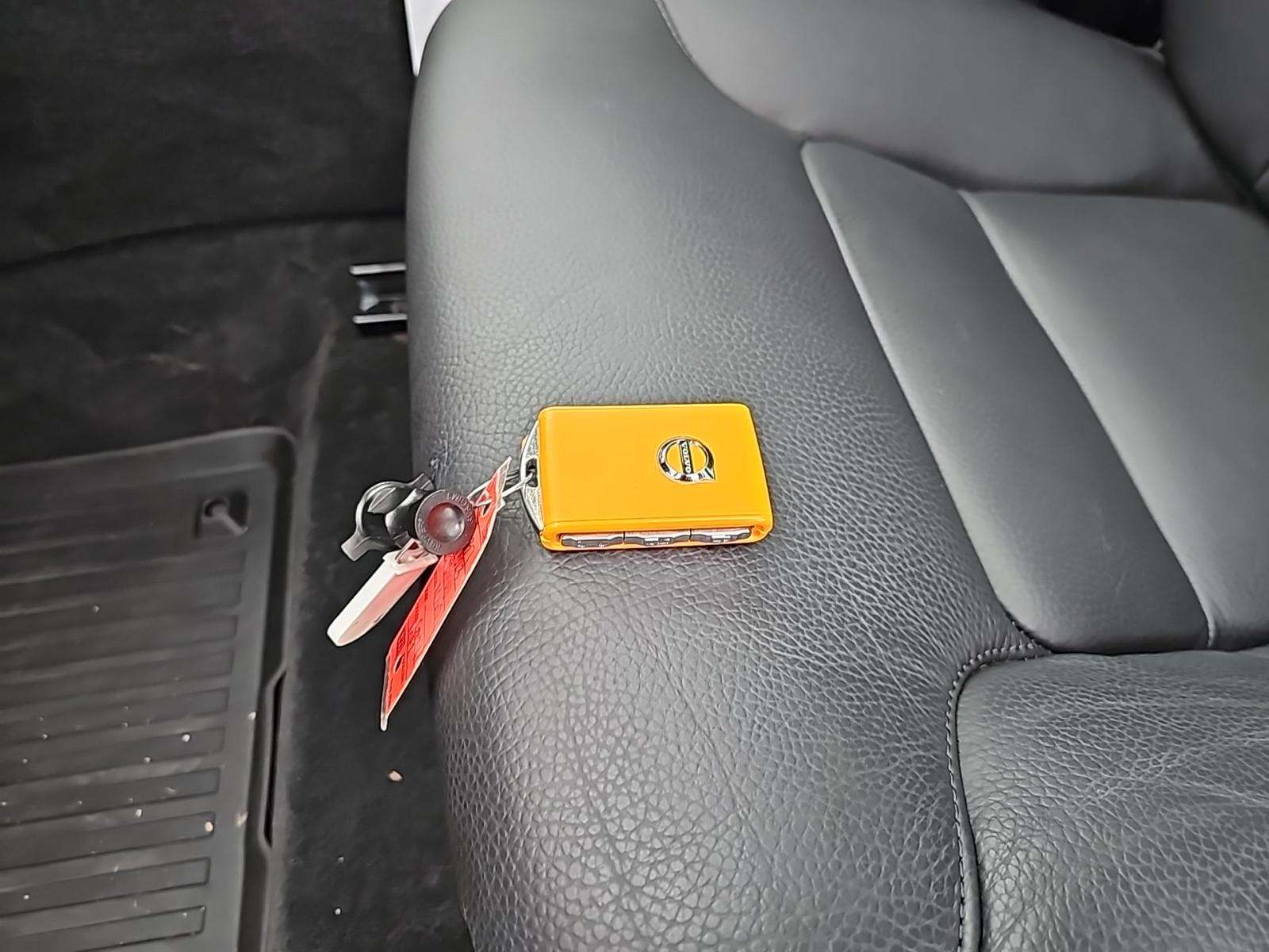 2023 Volvo XC60 B5 Plus AWD