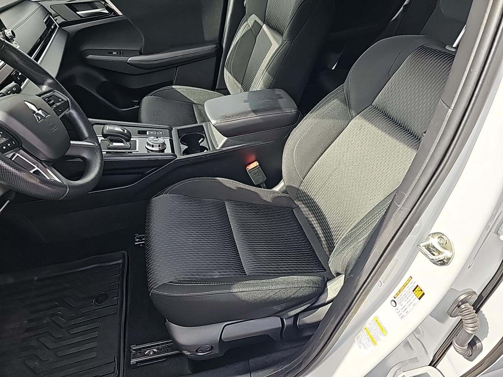 2024 Mitsubishi Outlander ES AWD