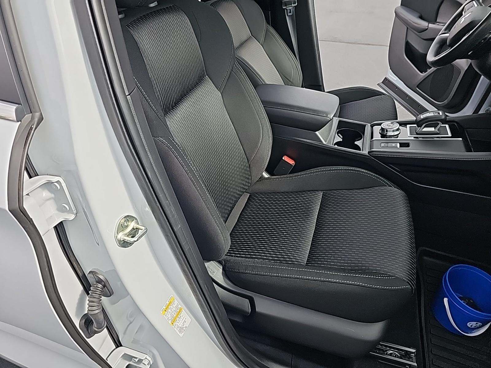 2024 Mitsubishi Outlander ES AWD