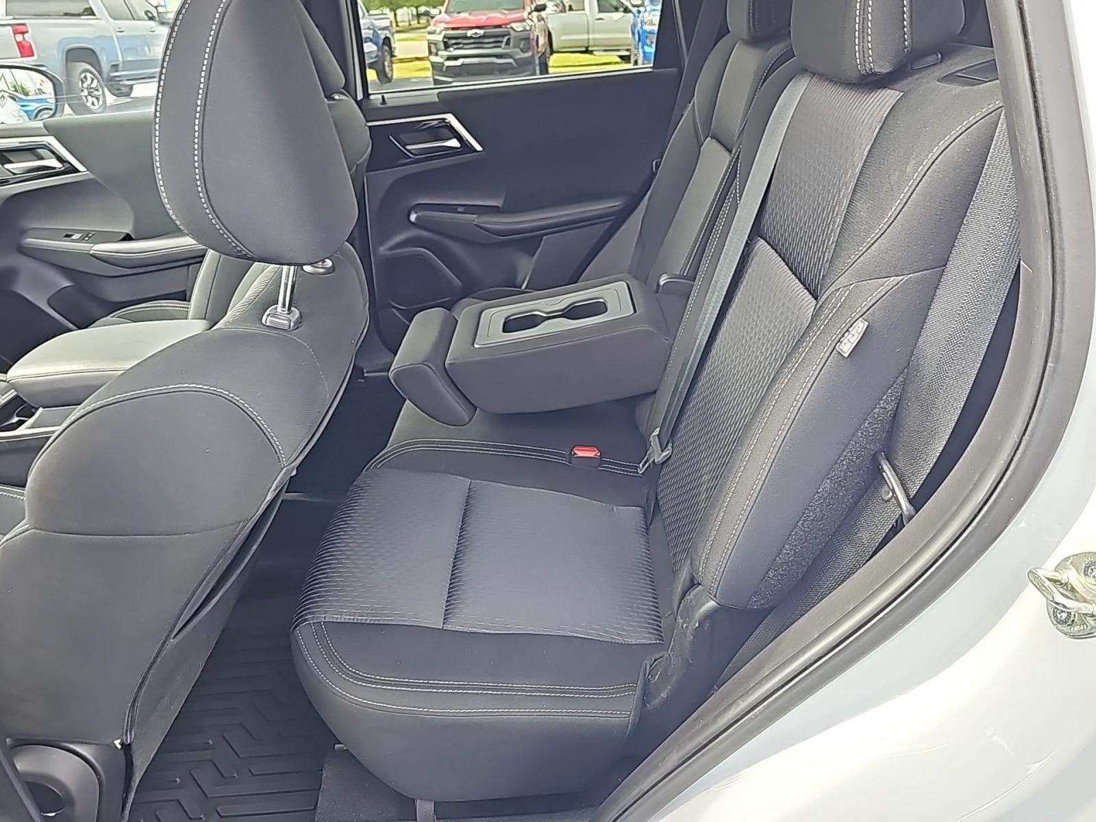 2024 Mitsubishi Outlander ES AWD