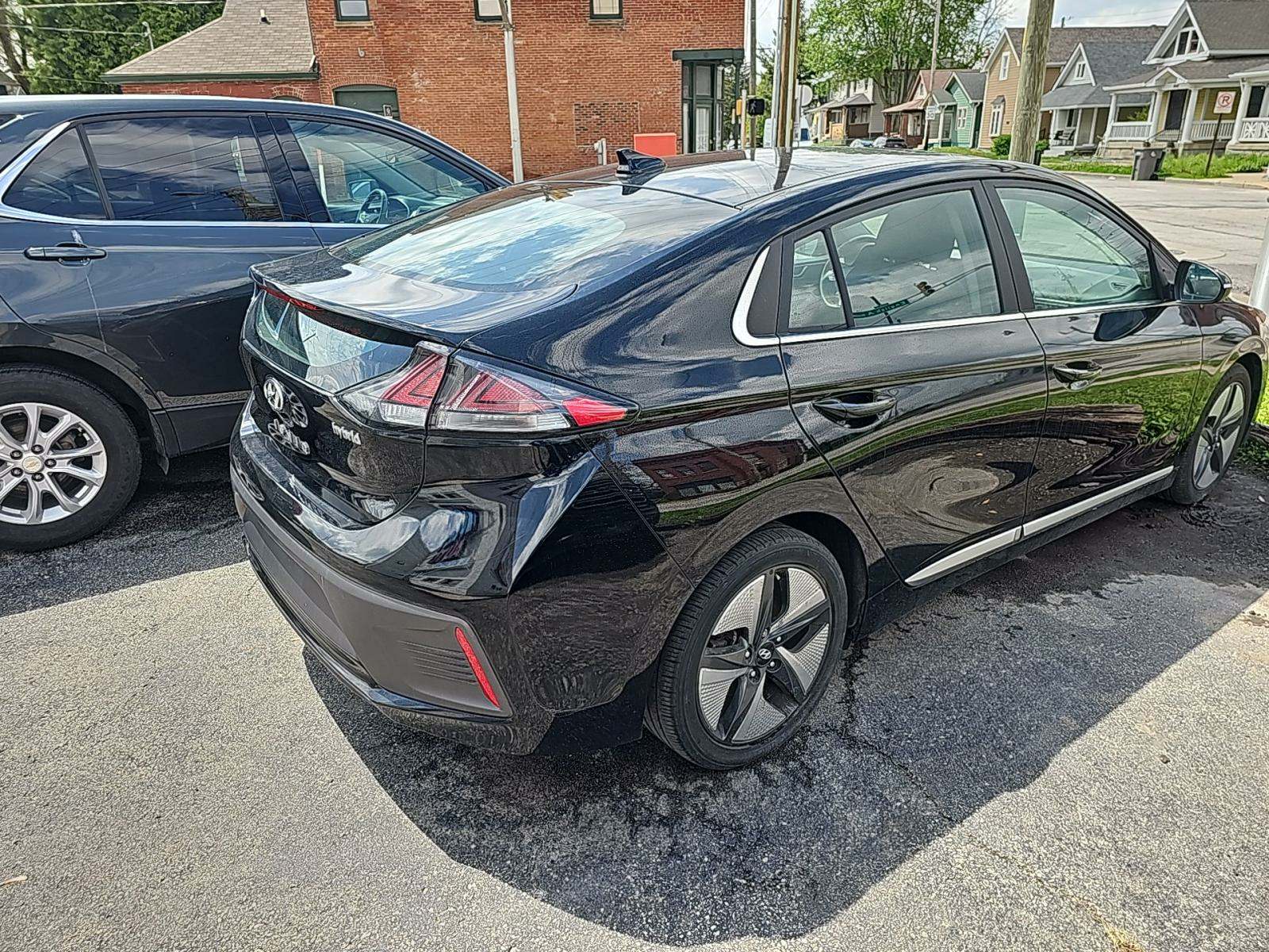 2022 Hyundai Ioniq Hybrid SEL FWD