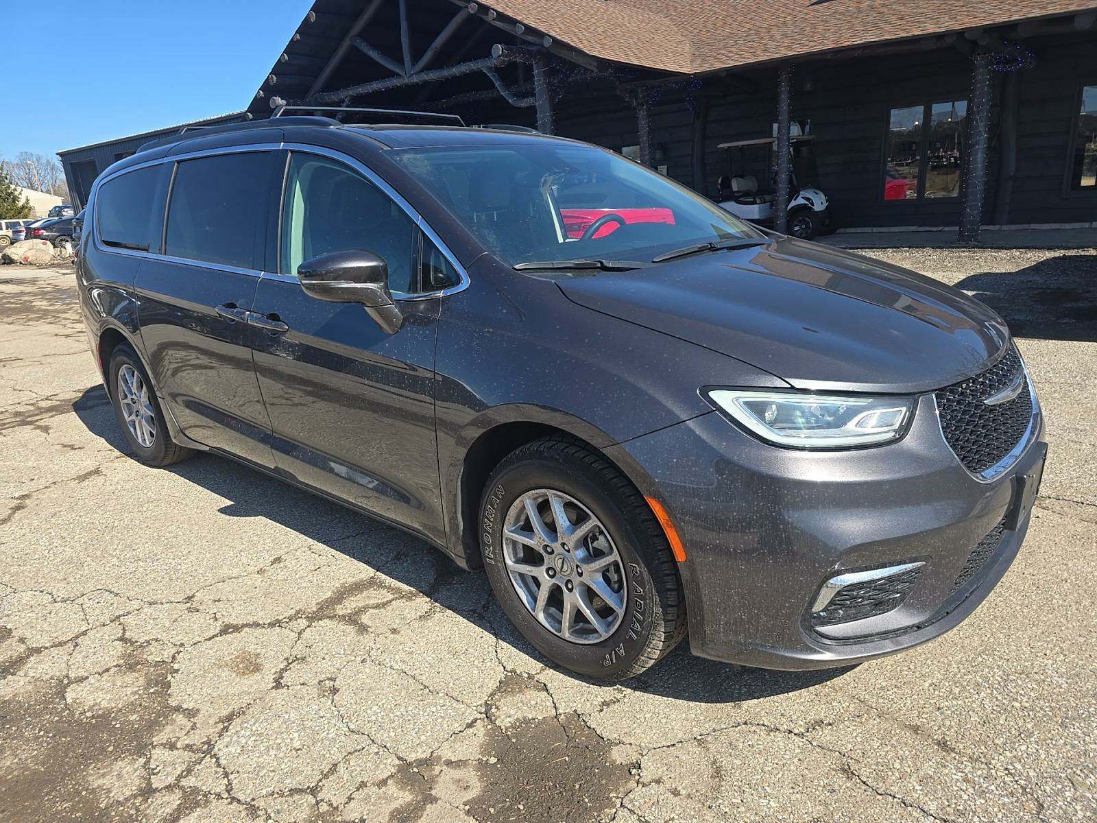 2022 Chrysler Pacifica Touring L FWD