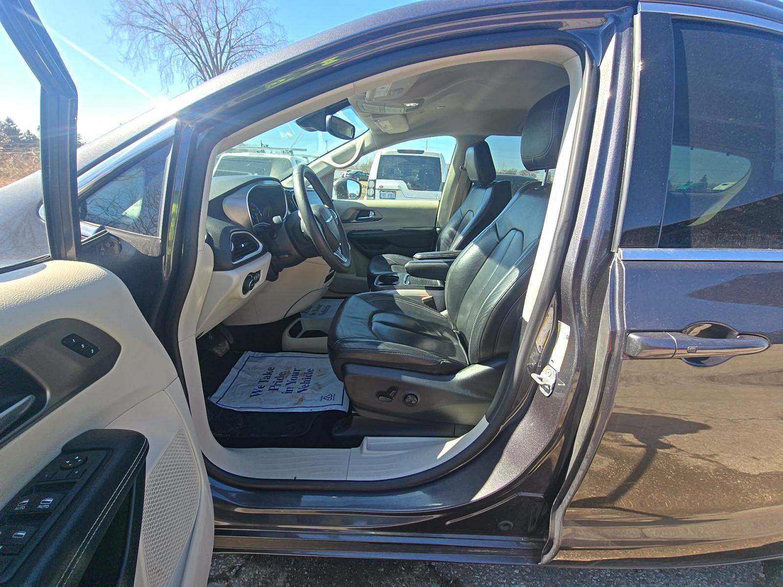 2022 Chrysler Pacifica Touring L FWD