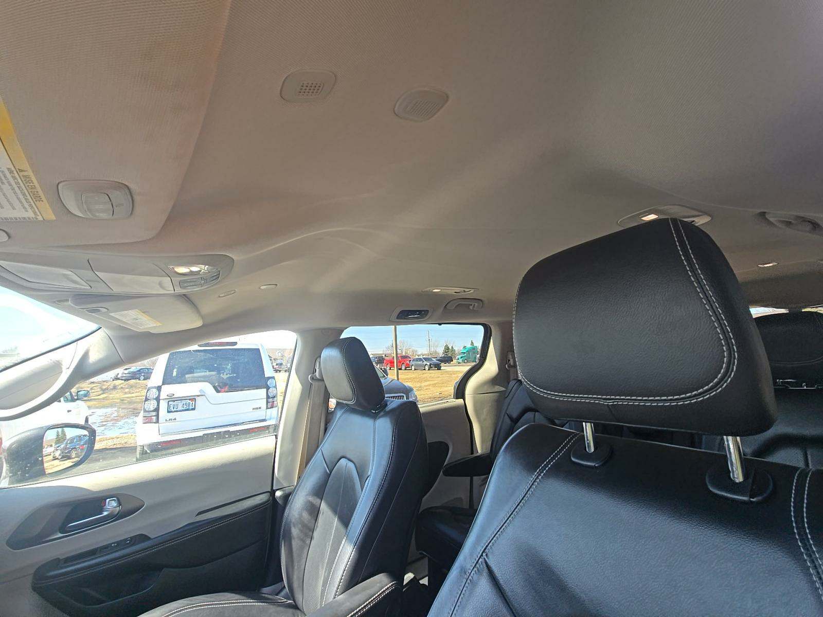 2022 Chrysler Pacifica Touring L FWD