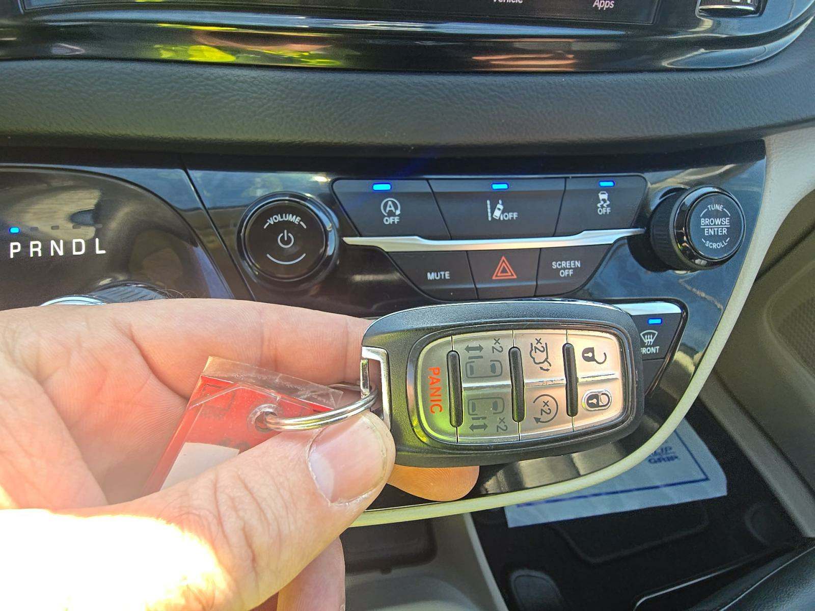 2022 Chrysler Pacifica Touring L FWD