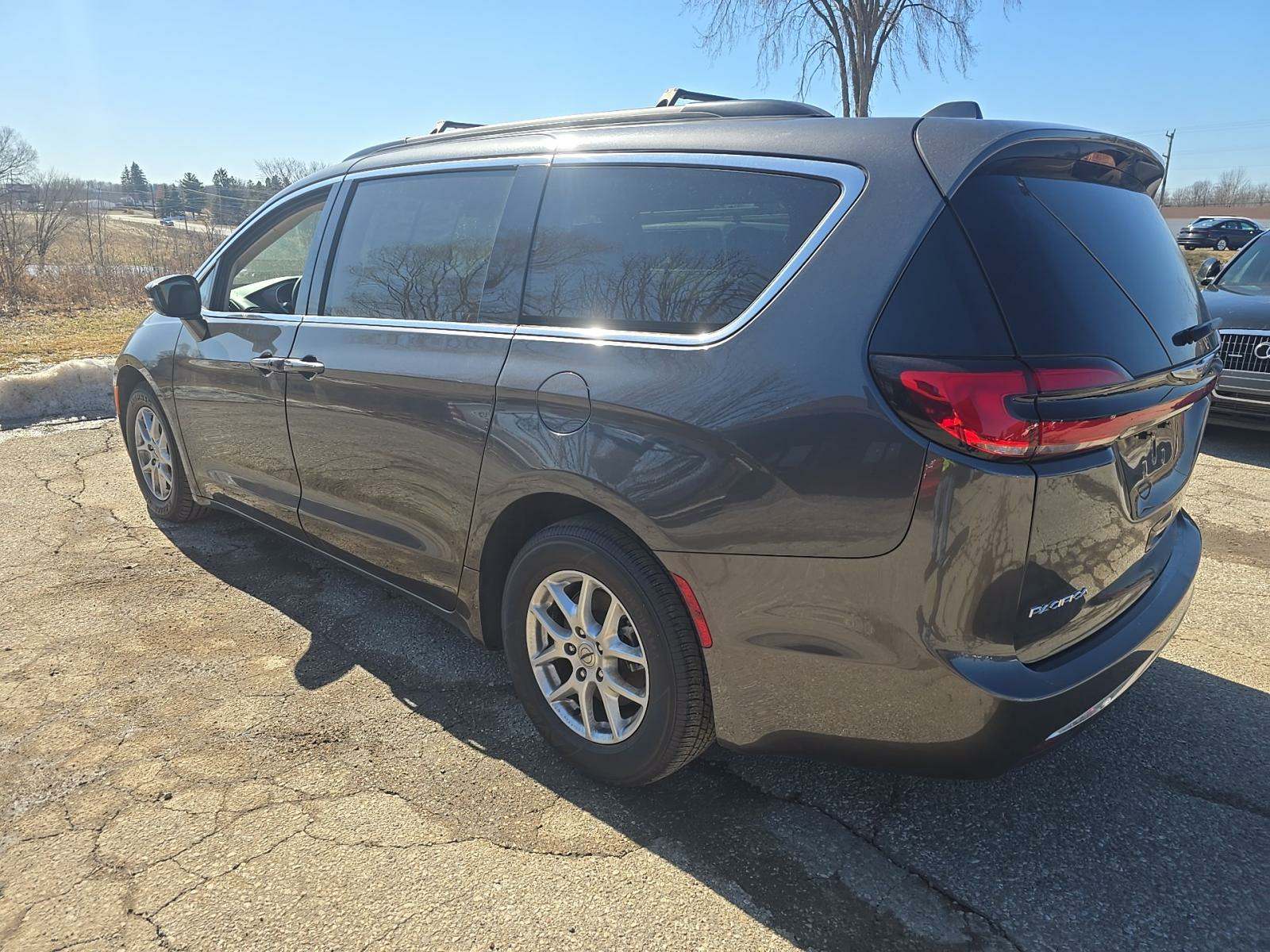 2022 Chrysler Pacifica Touring L FWD