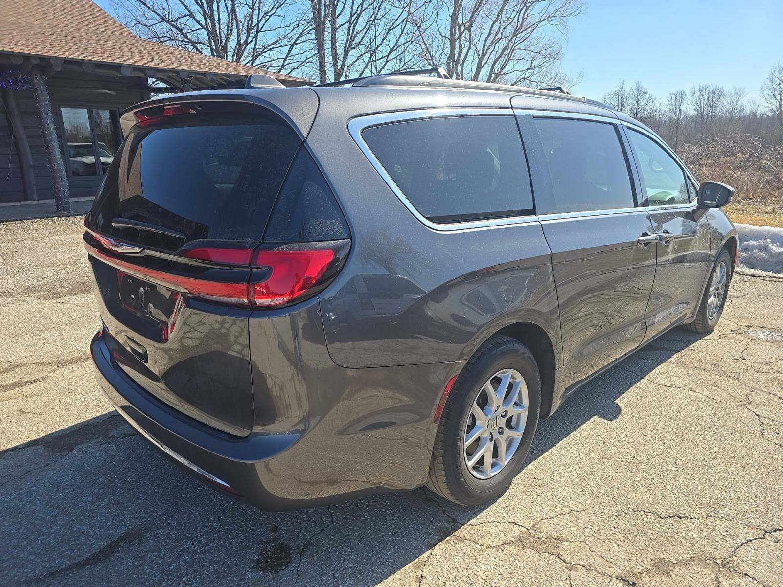 2022 Chrysler Pacifica Touring L FWD
