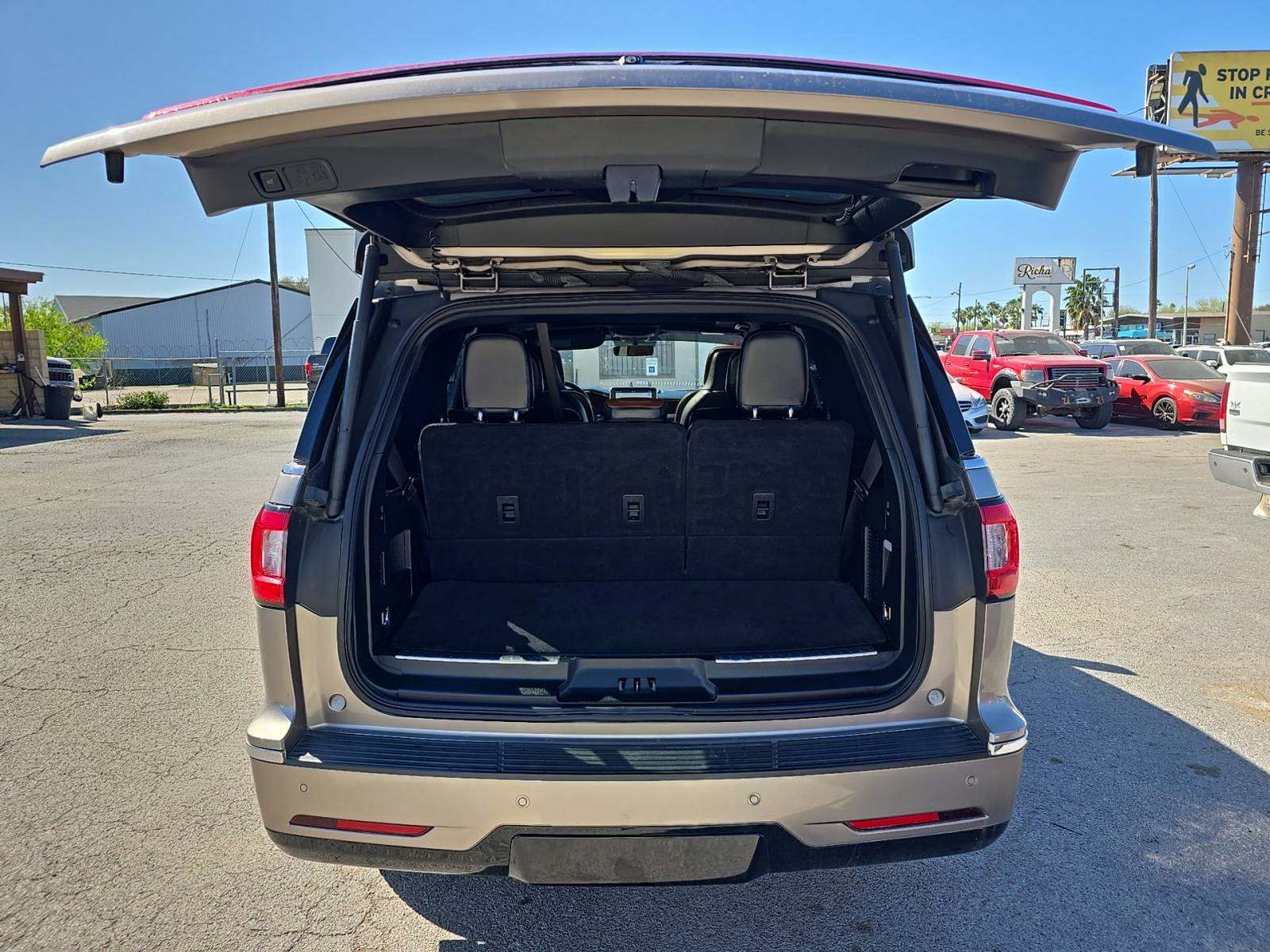 2020 Lincoln Navigator Reserve RWD
