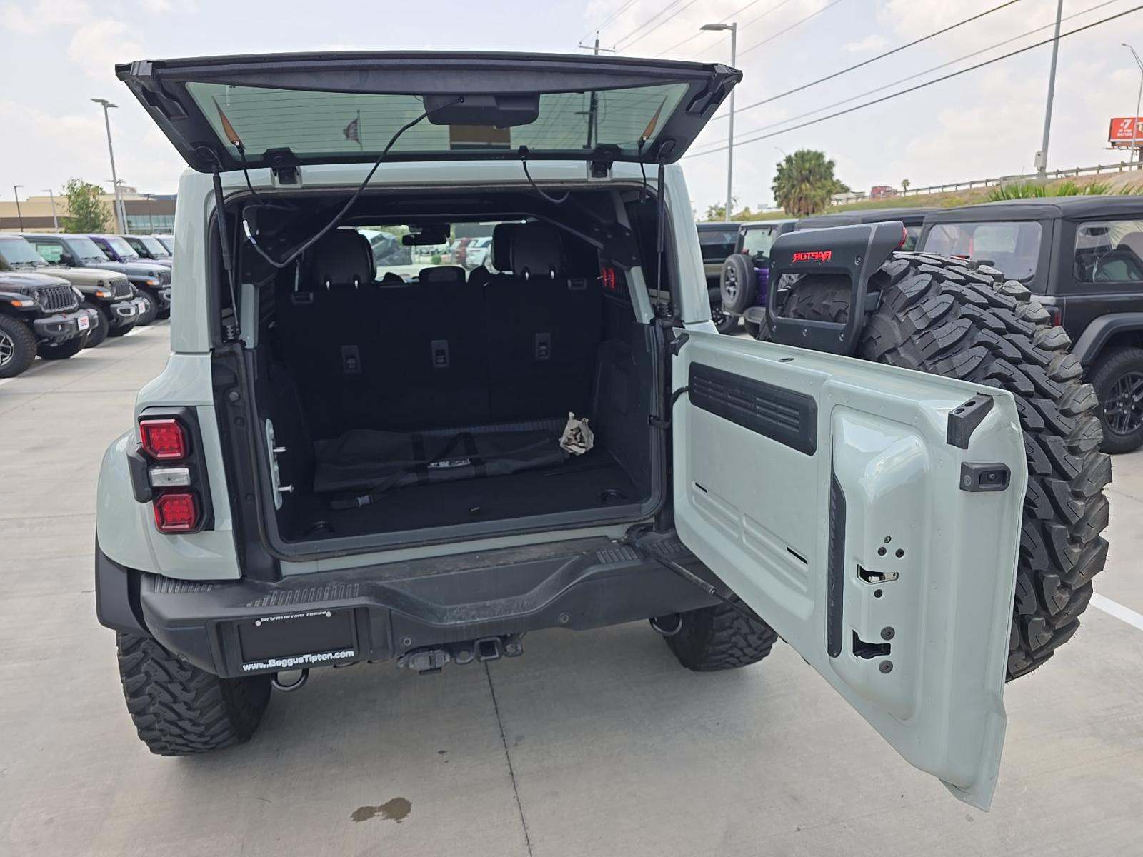 FORD BRONCO - 10