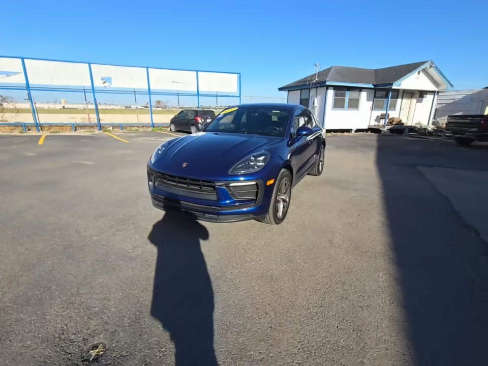 2022 Porsche Macan Base AWD