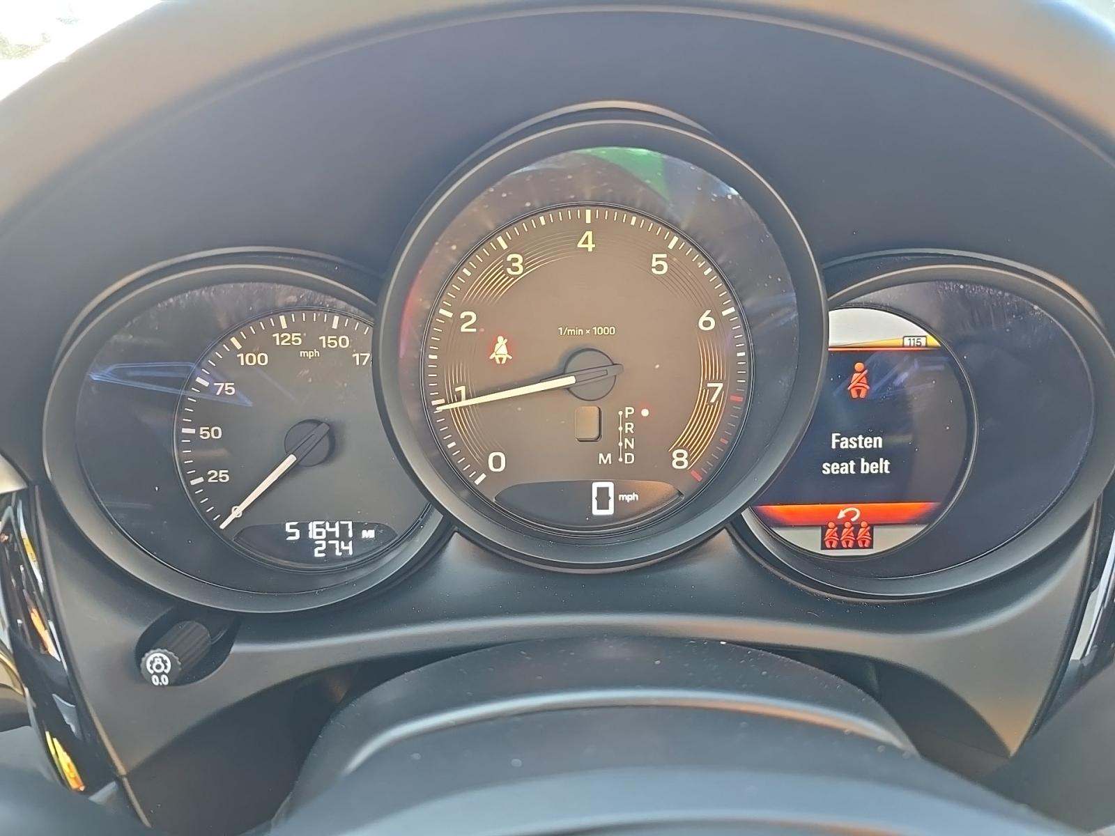 2022 Porsche Macan Base AWD