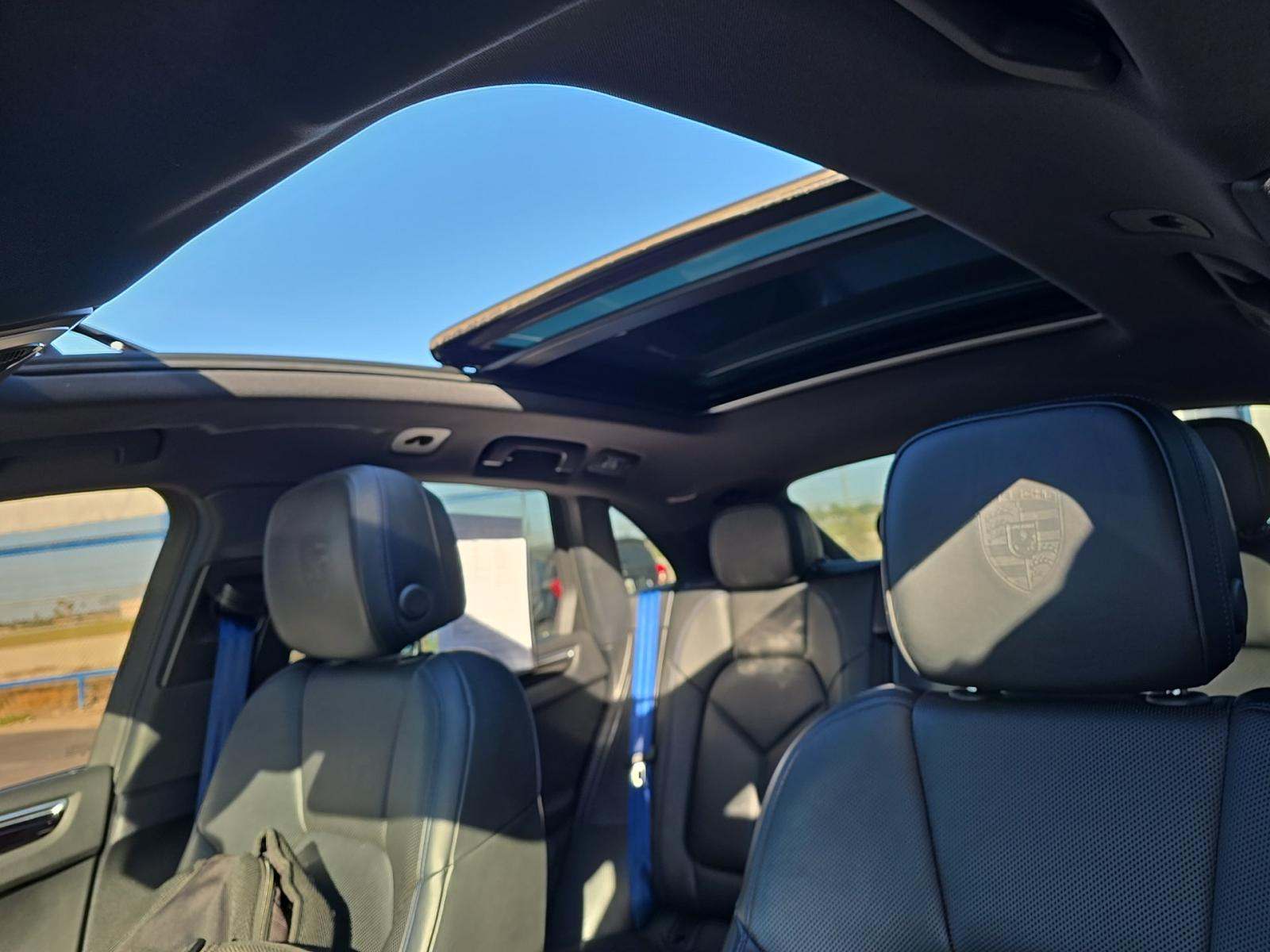 2022 Porsche Macan Base AWD