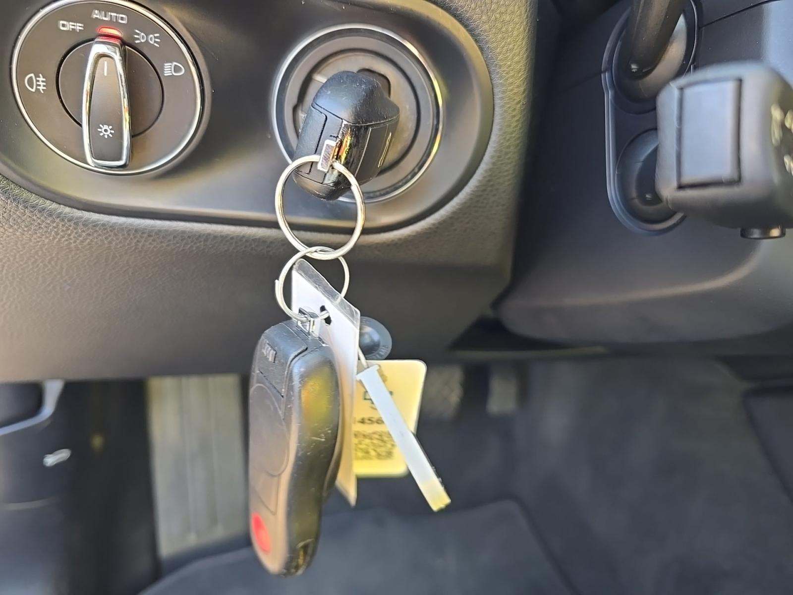 2022 Porsche Macan Base AWD