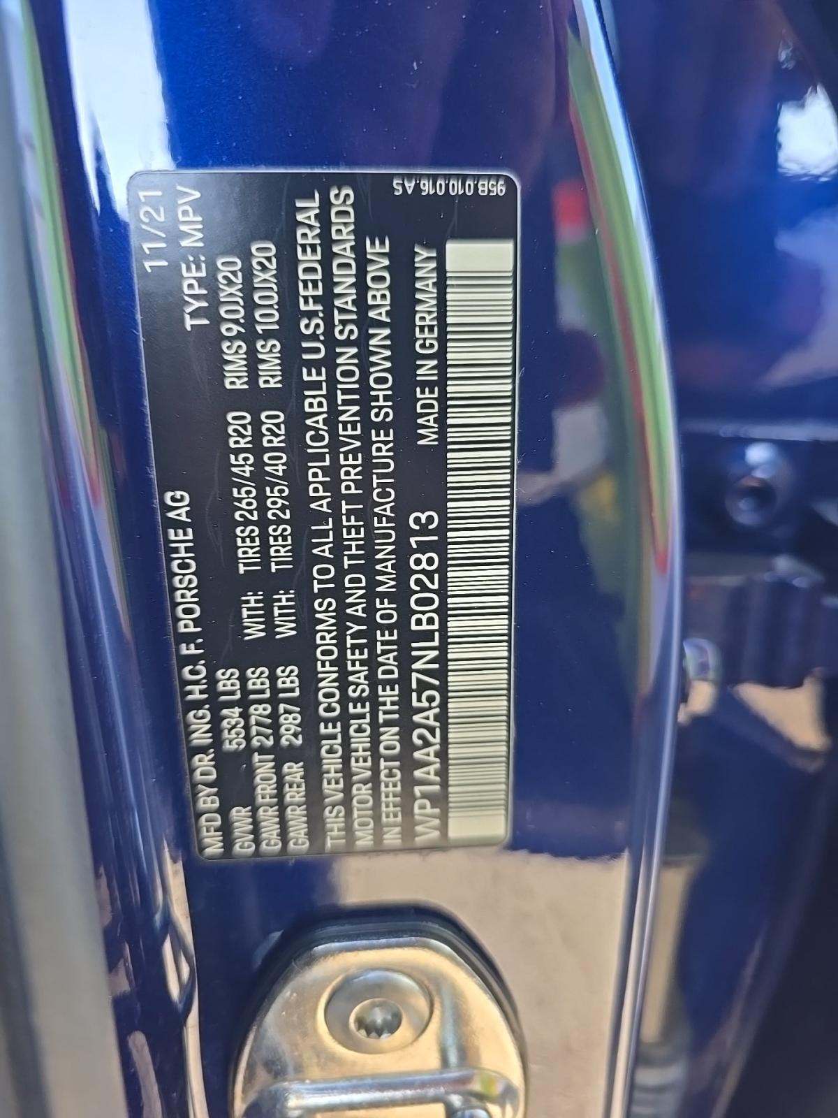 2022 Porsche Macan Base AWD