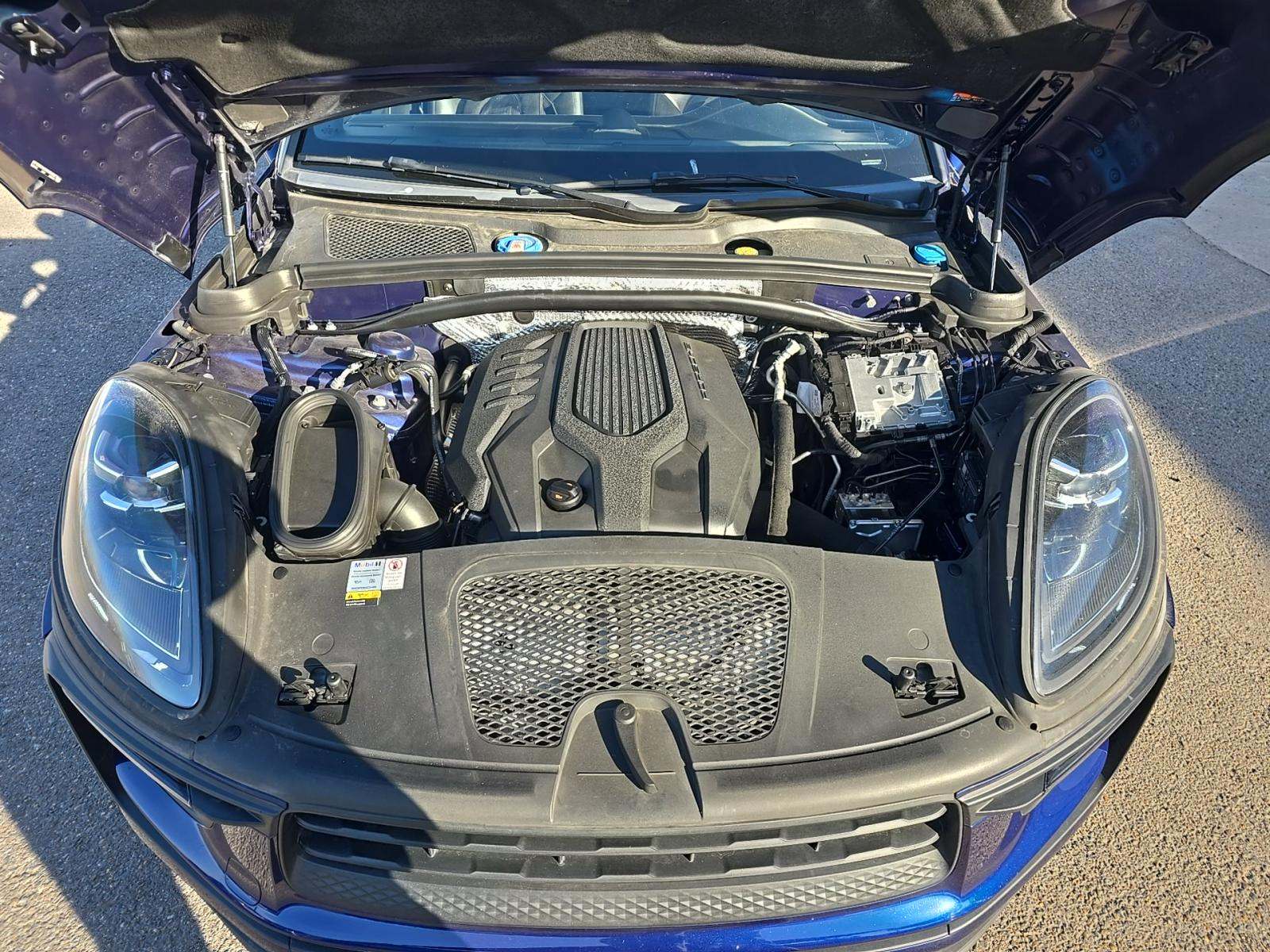 2022 Porsche Macan Base AWD