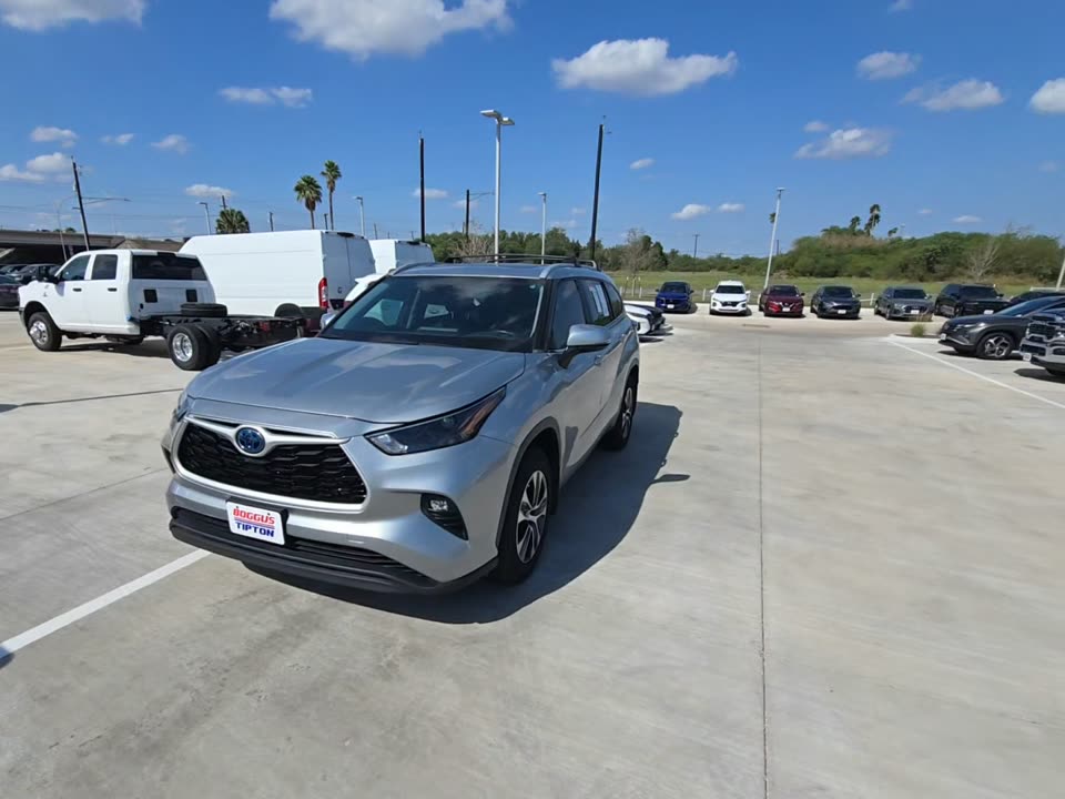 2023 Toyota Highlander Hybrid XLE FWD
