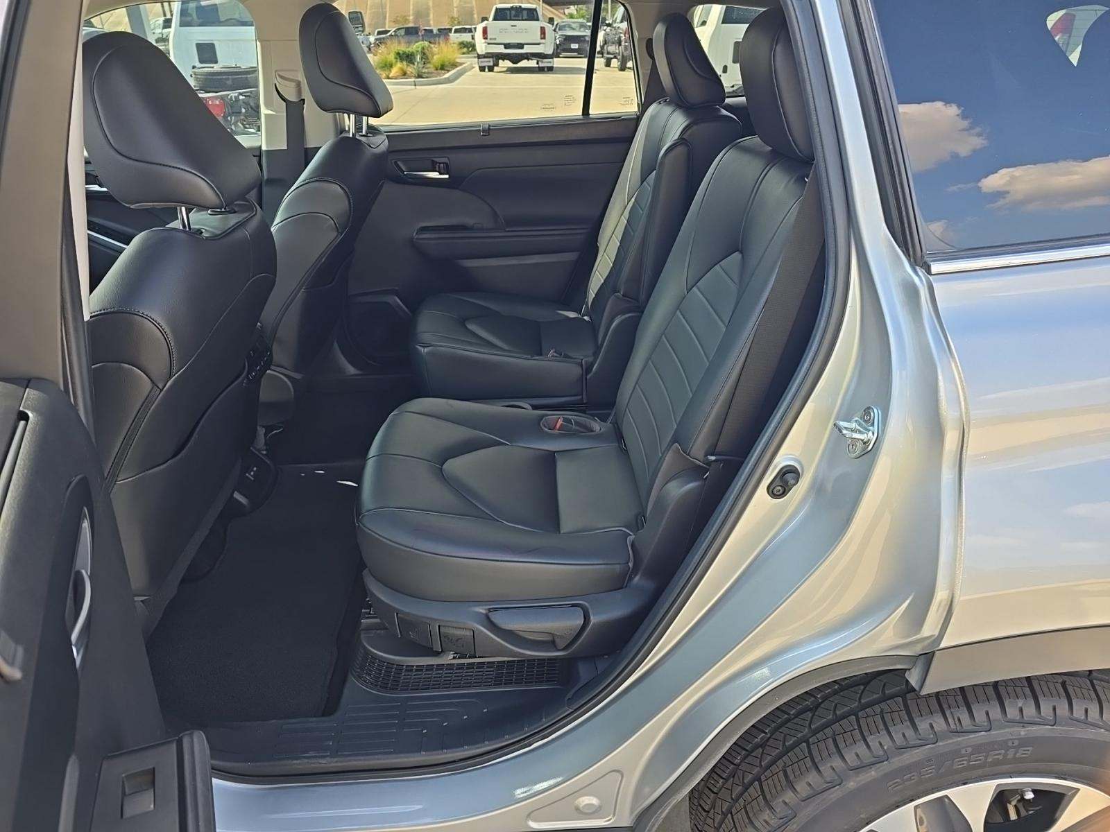 2023 Toyota Highlander Hybrid XLE FWD