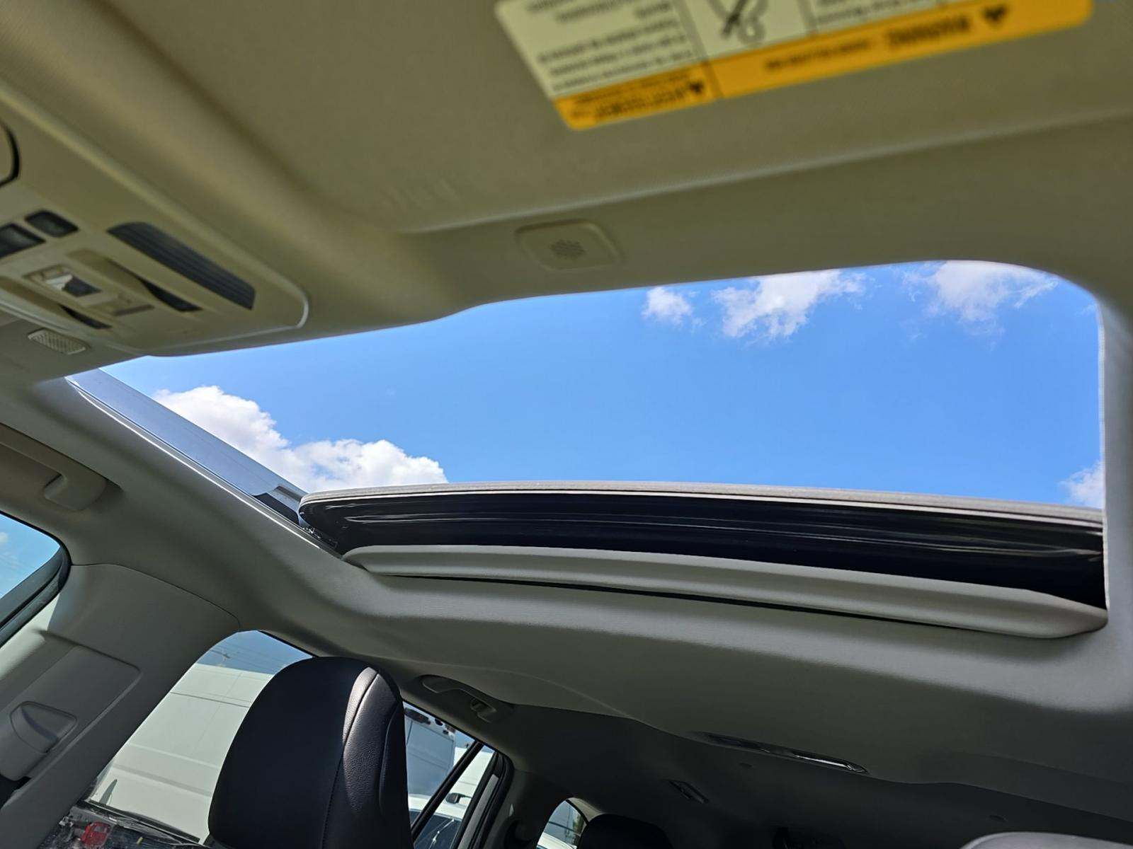 2023 Toyota Highlander Hybrid XLE FWD