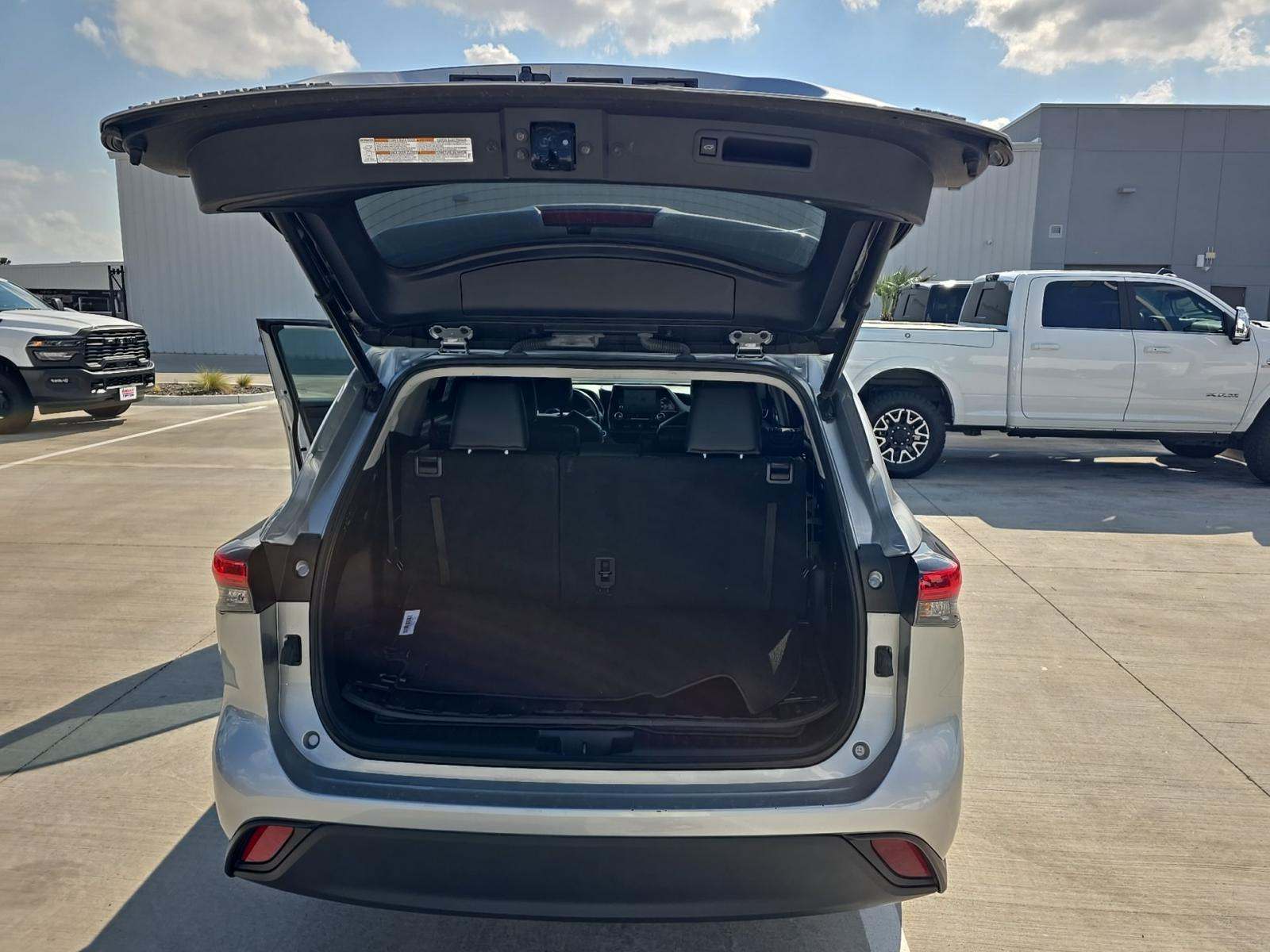 2023 Toyota Highlander Hybrid XLE FWD