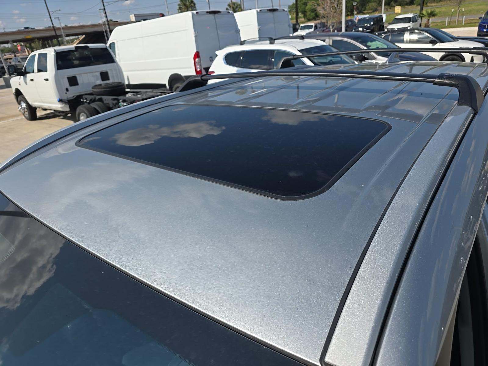 2023 Toyota Highlander Hybrid XLE FWD