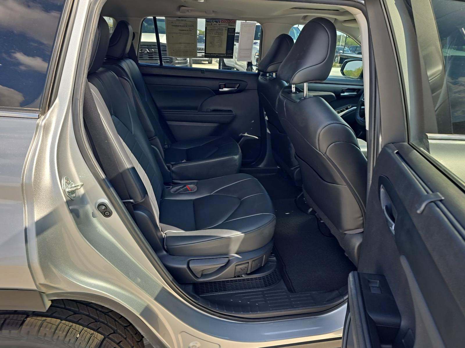 2023 Toyota Highlander Hybrid XLE FWD