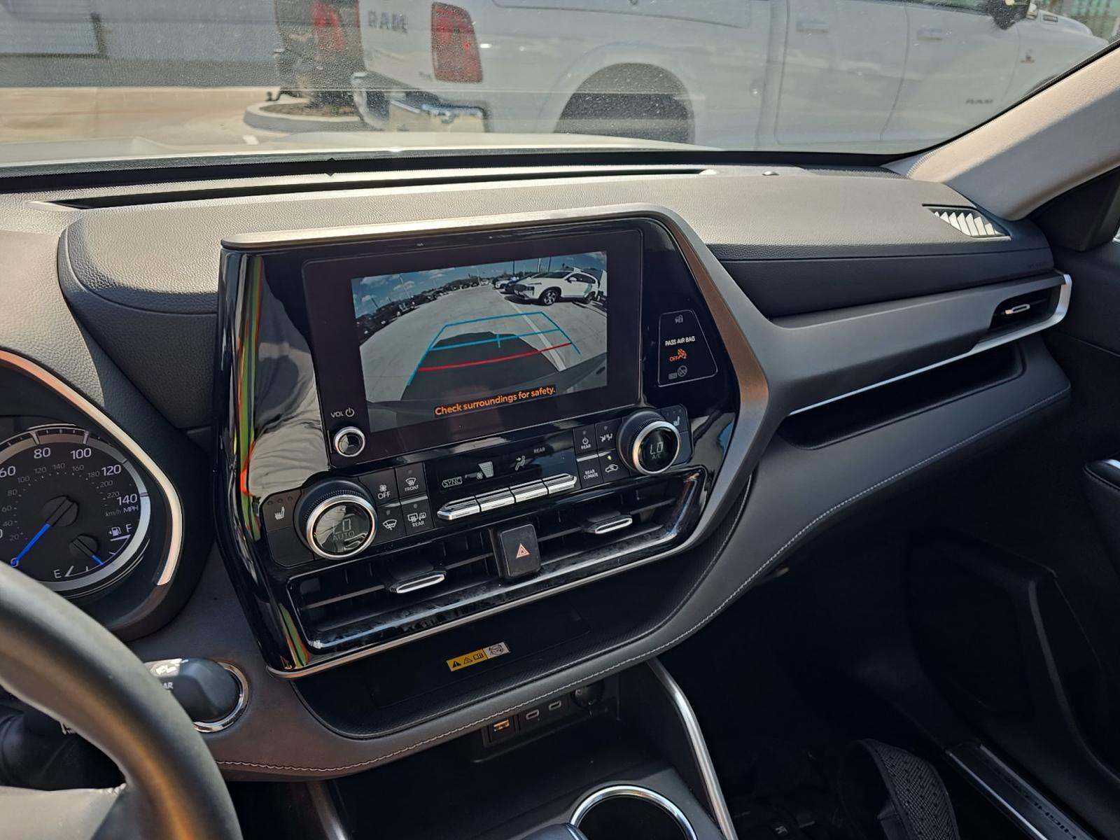 2023 Toyota Highlander Hybrid XLE FWD