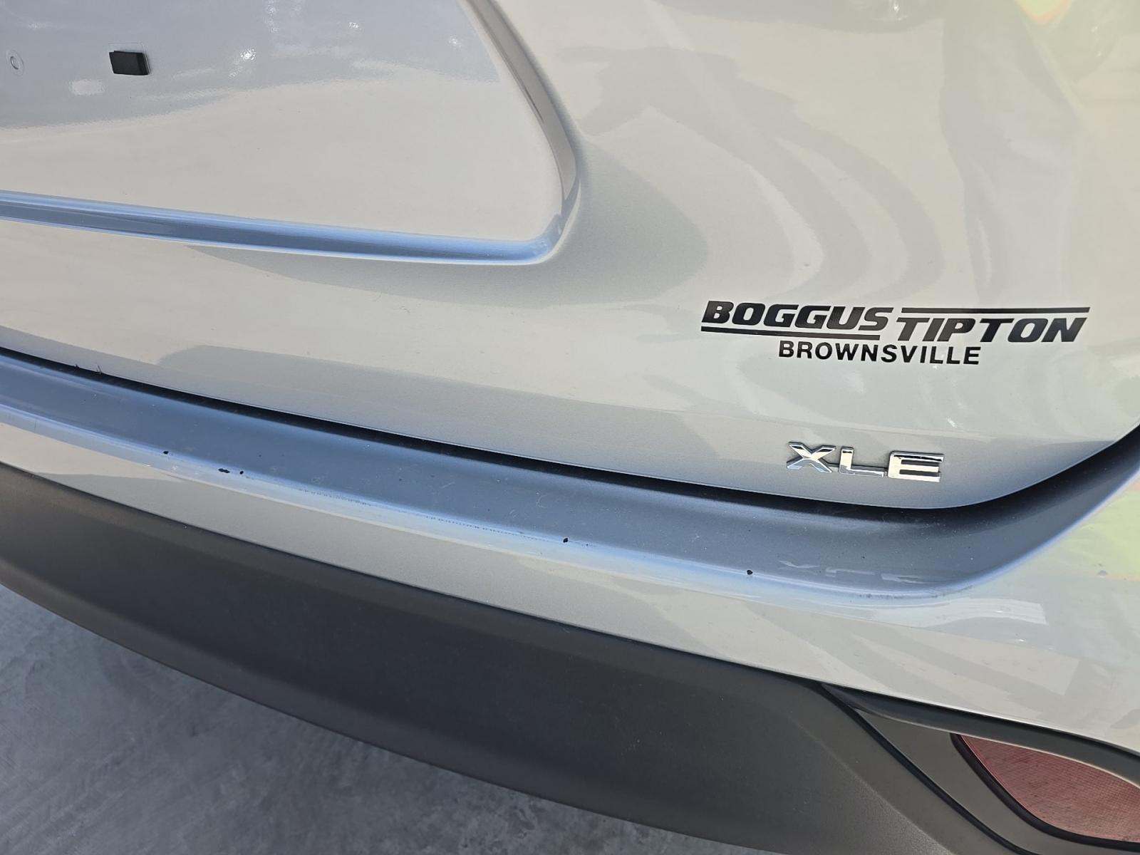 2023 Toyota Highlander Hybrid XLE FWD