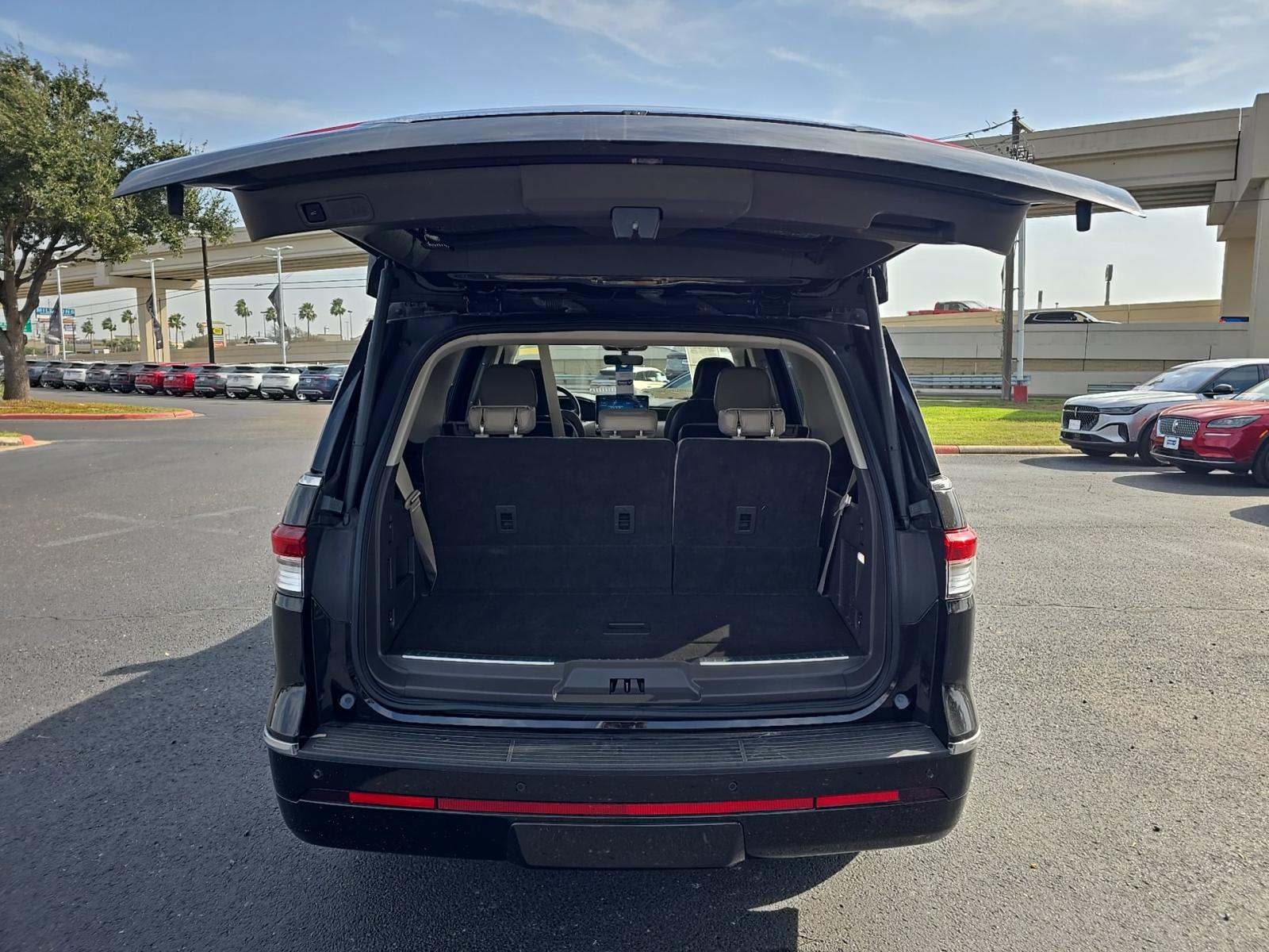 2023 Lincoln Navigator Reserve AWD