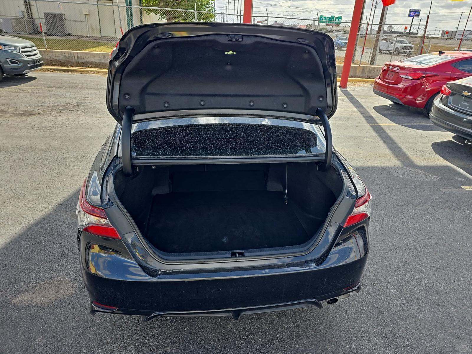 2021 Toyota Camry SE FWD