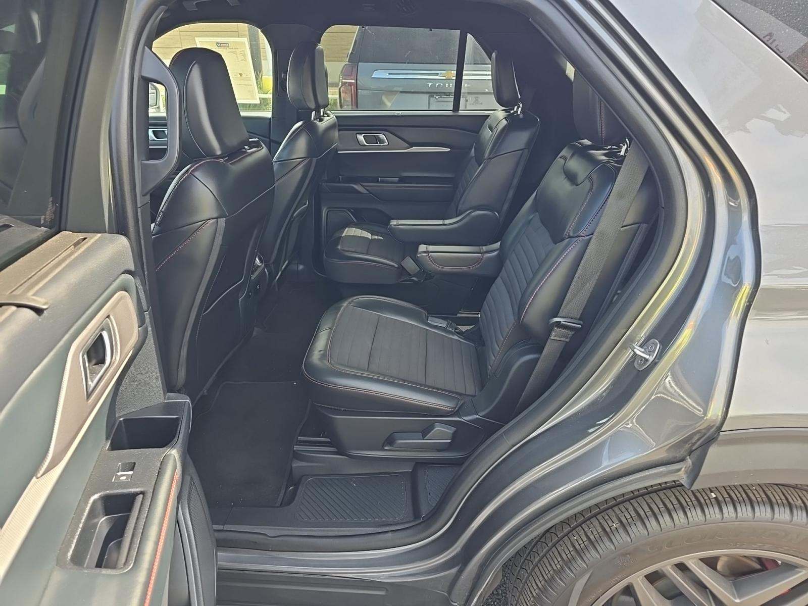 2025 Ford Explorer ST-Line RWD