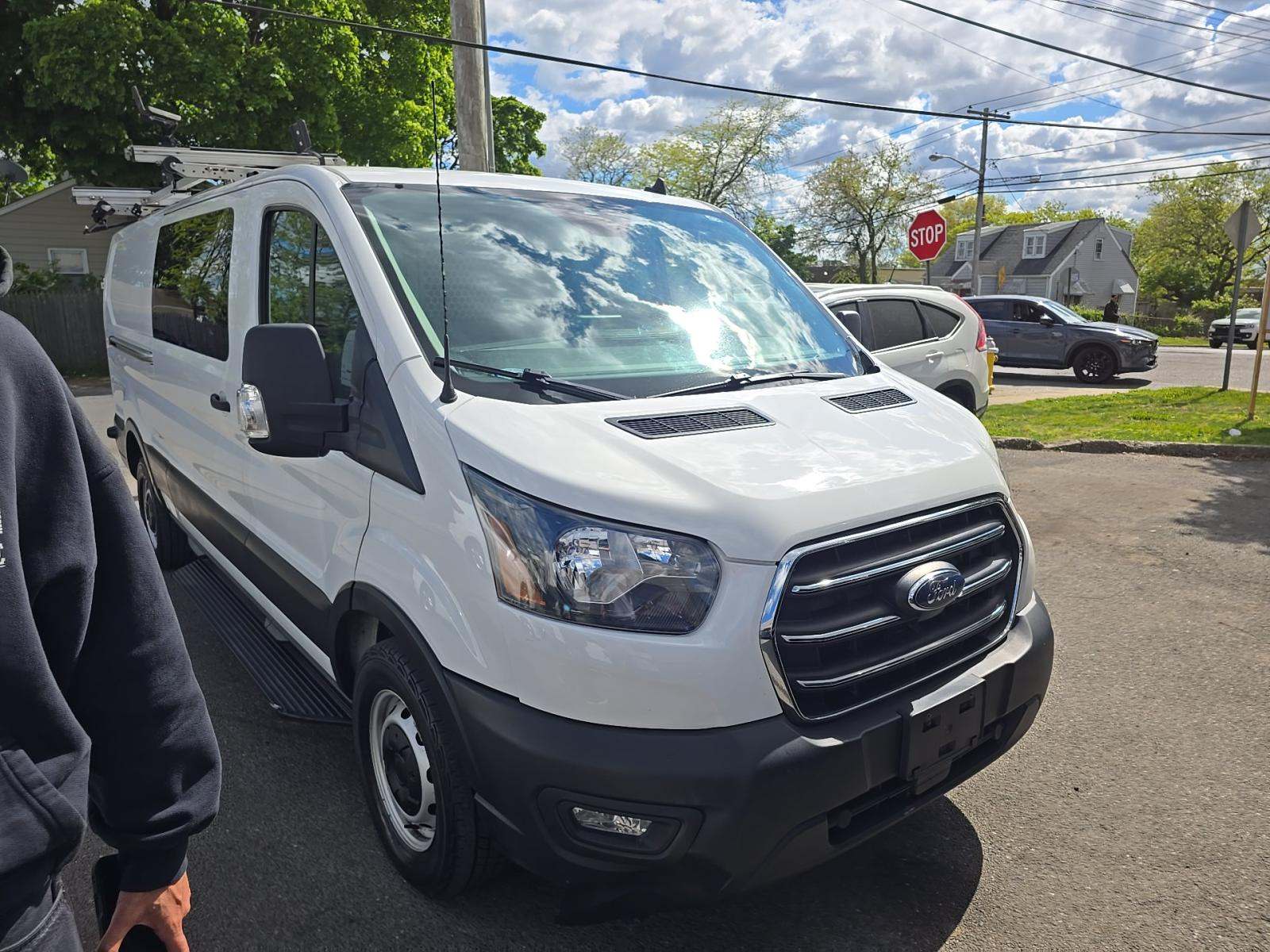 FORD TRANSIT 150 - 4