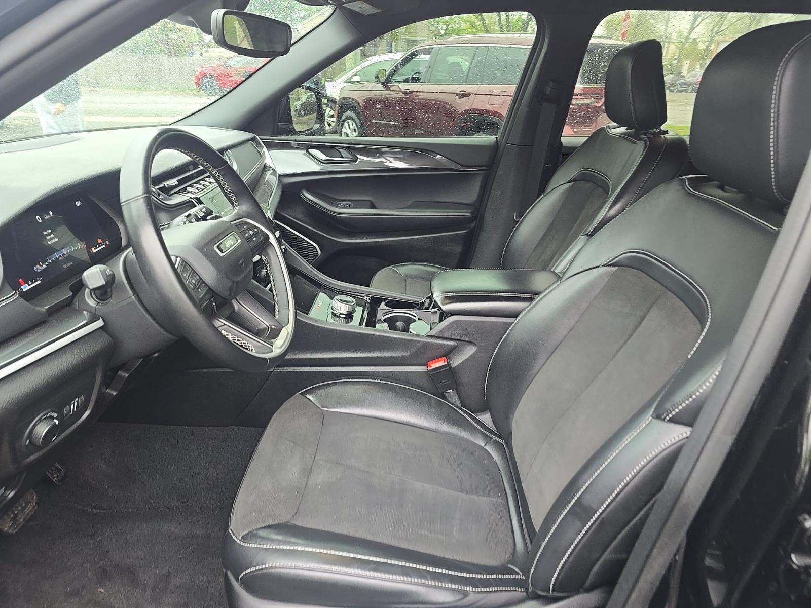 2022 Jeep Grand Cherokee L Altitude AWD
